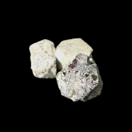 Magnetic Epidote 3 irregular octahedral crystals 15-30mm 30g in sunlight - Rocks and Things Store