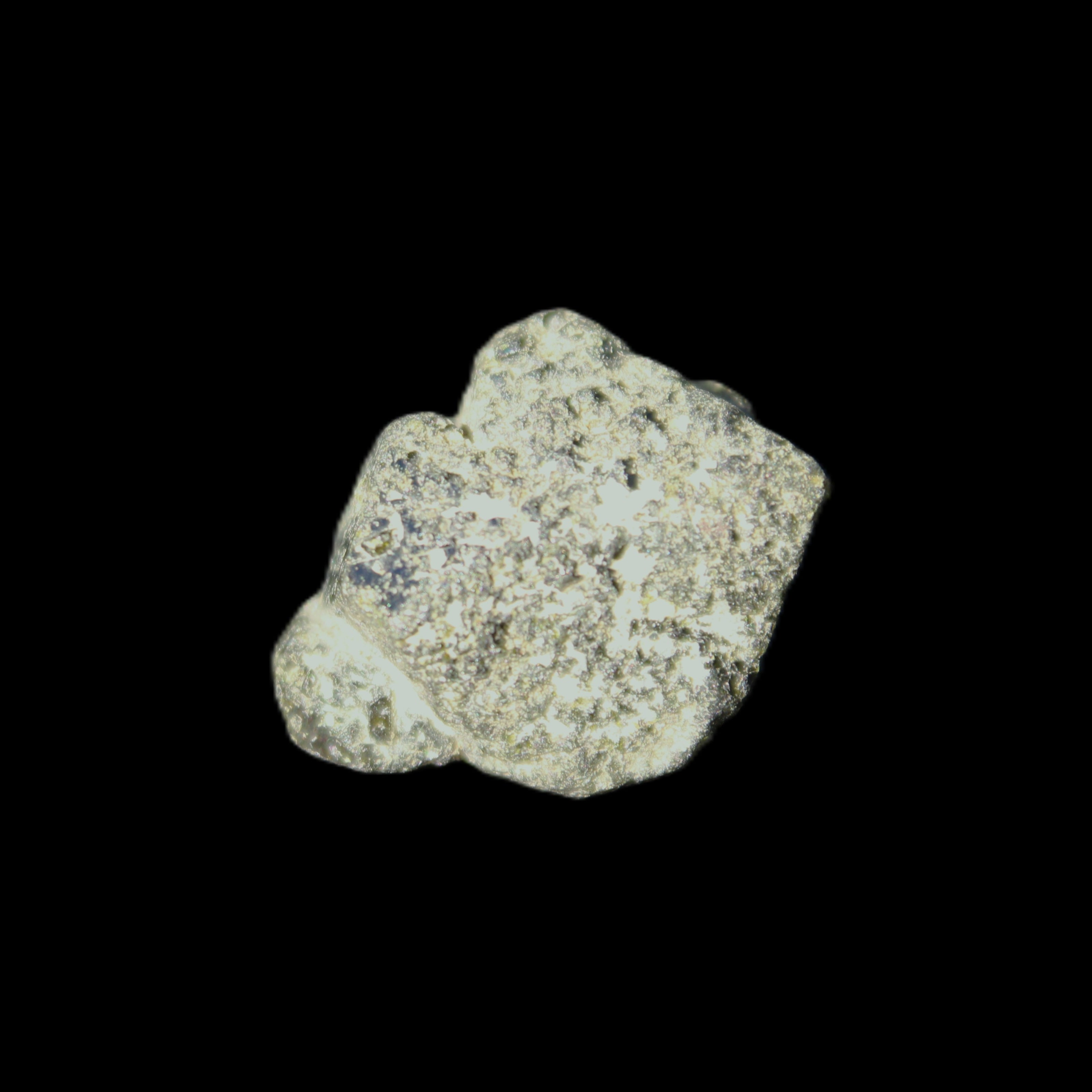 Magnetic Epidote irregular octahedral crystal 20mm 6-9g in sunlight - Rocks and Things Store