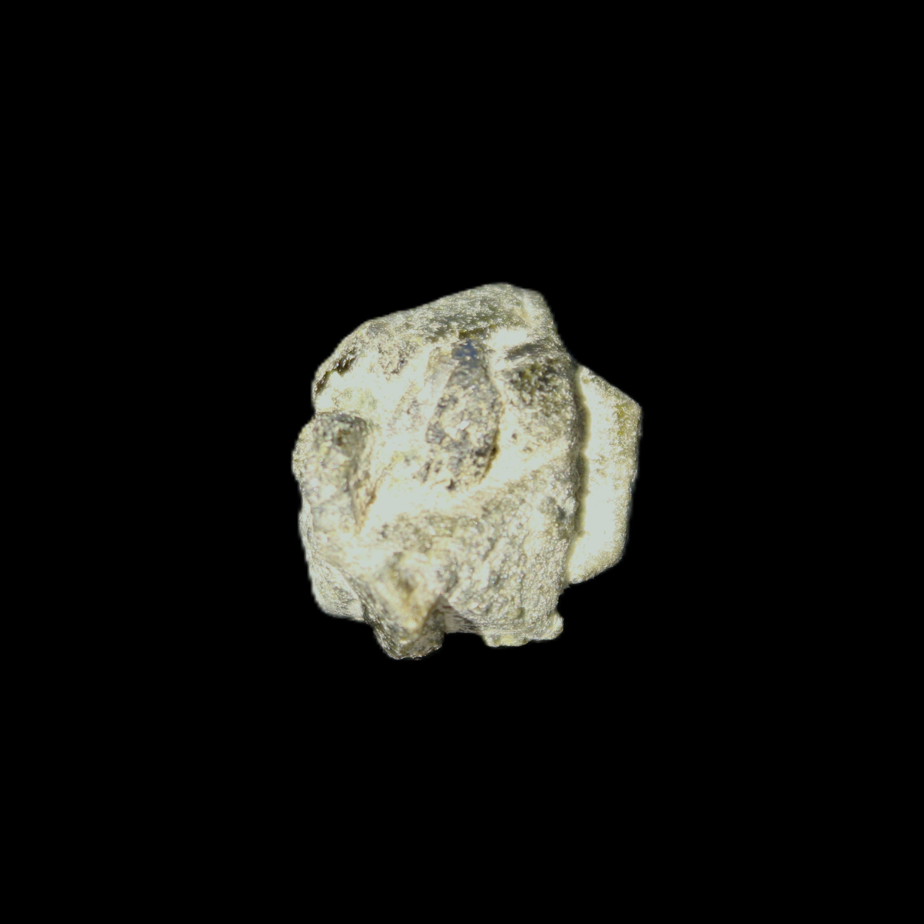 Magnetic Epidote irregular octahedral crystal 20mm 6-9g in sunlight - Rocks and Things Store