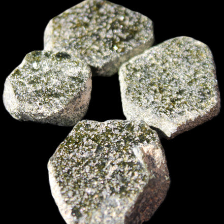 Magnetic Epidote 4 hexagon crystals 11-21m 10g in sunlight - Rocks and Things Store