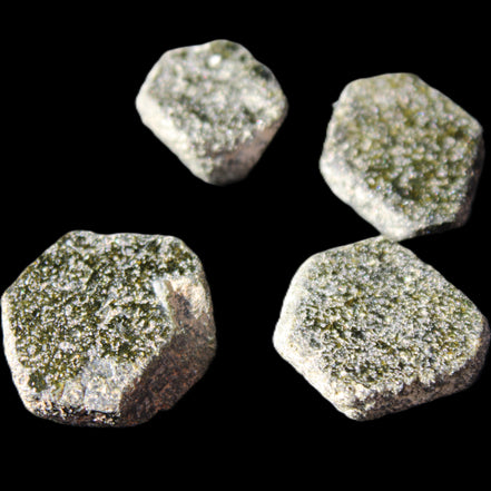 Magnetic Epidote 4 hexagon crystals 11-21m 10g in sunlight - Rocks and Things Store