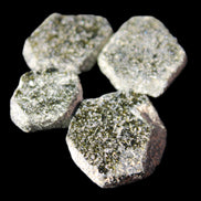 Magnetic Epidote 4 hexagon crystals 11-21m 10g in sunlight - Rocks and Things Store