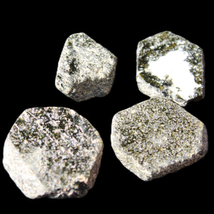 Magnetic Epidote 4 hexagon crystals 11-21m 10g in sunlight - Rocks and Things Store