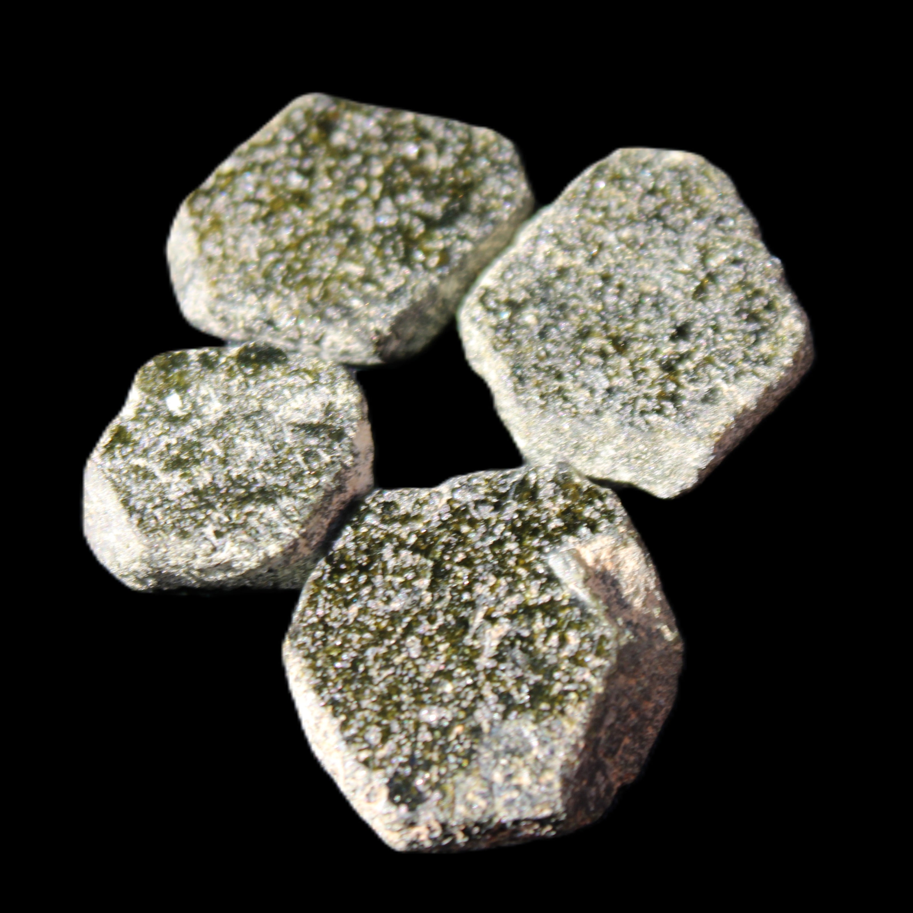 Magnetic Epidote 4 hexagon crystals 11-21m 10g in sunlight - Rocks and Things Store