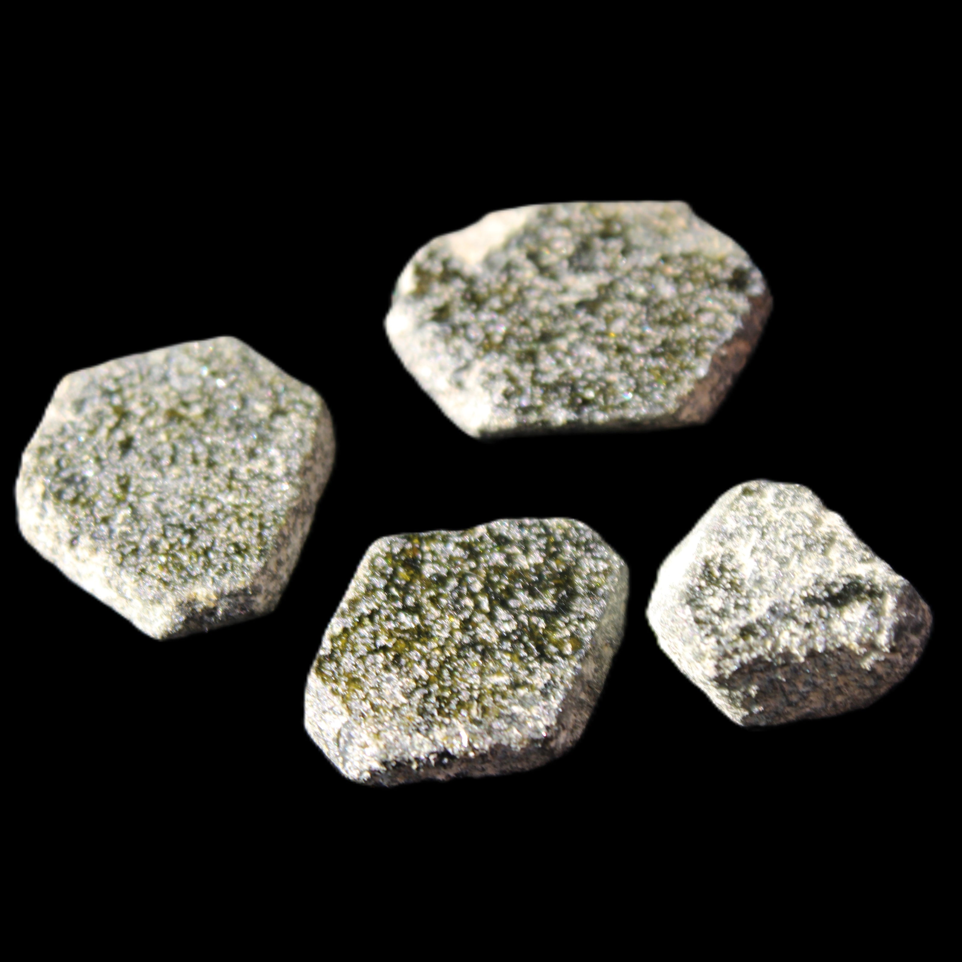 Magnetic Epidote 4 hexagon crystals 11-21m 10g in sunlight - Rocks and Things Store