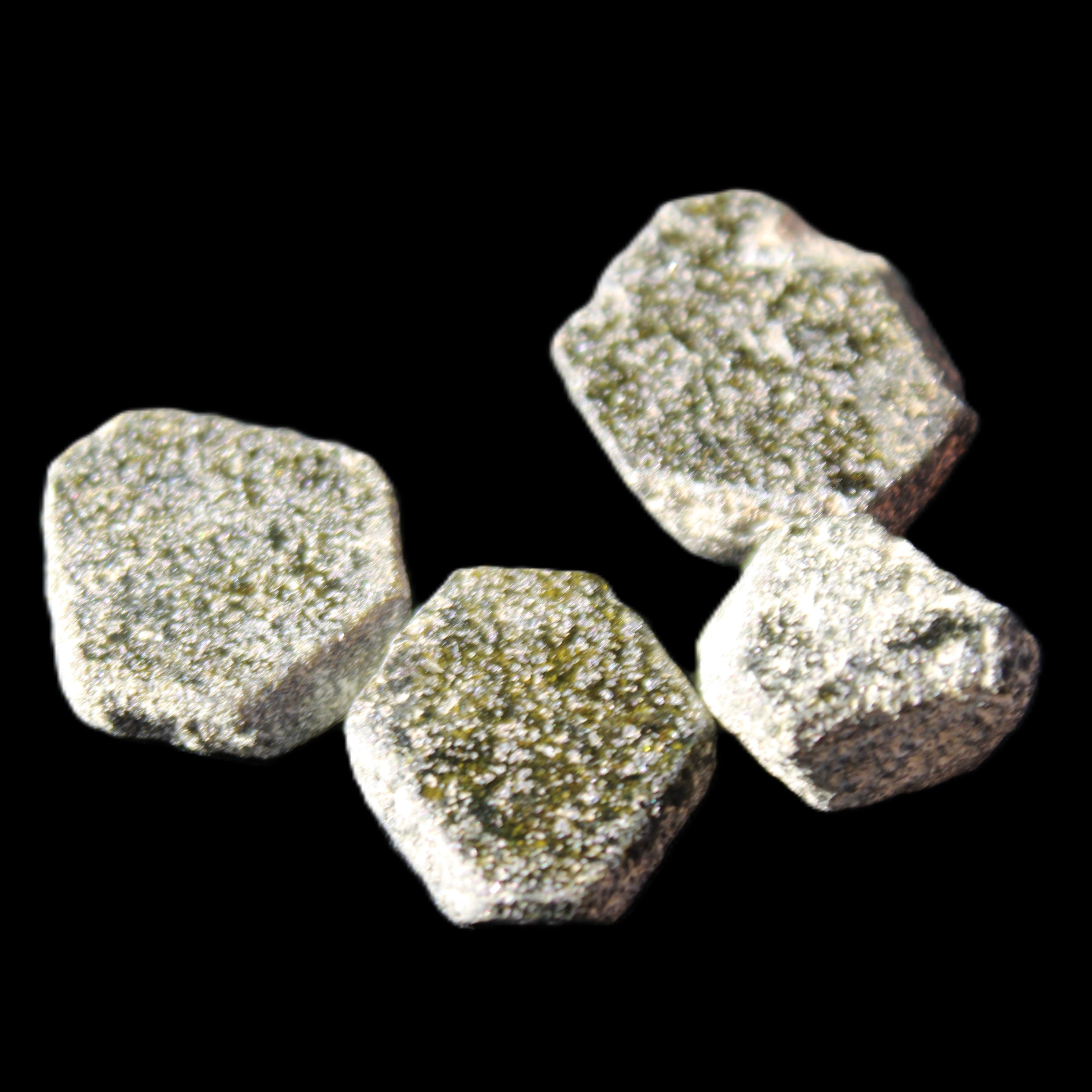 Magnetic Epidote 4 hexagon crystals 11-21m 10g in sunlight - Rocks and Things Store