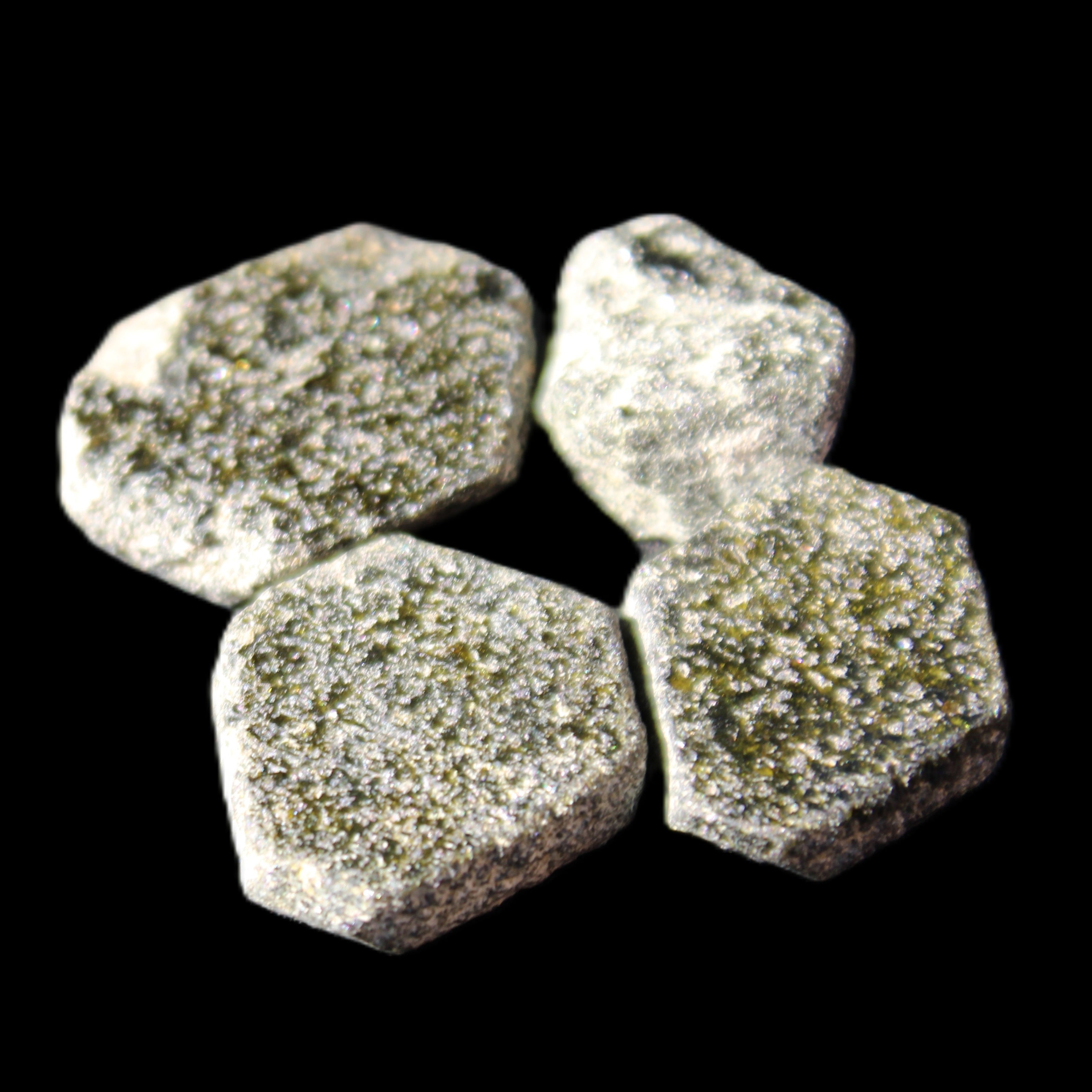 Magnetic Epidote 4 hexagon crystals 11-21m 10g in sunlight - Rocks and Things Store