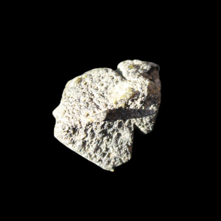 Magnetic Epidote irregular octahedral crystals 25mm 15-16g in sunlight - Rocks and Things Store