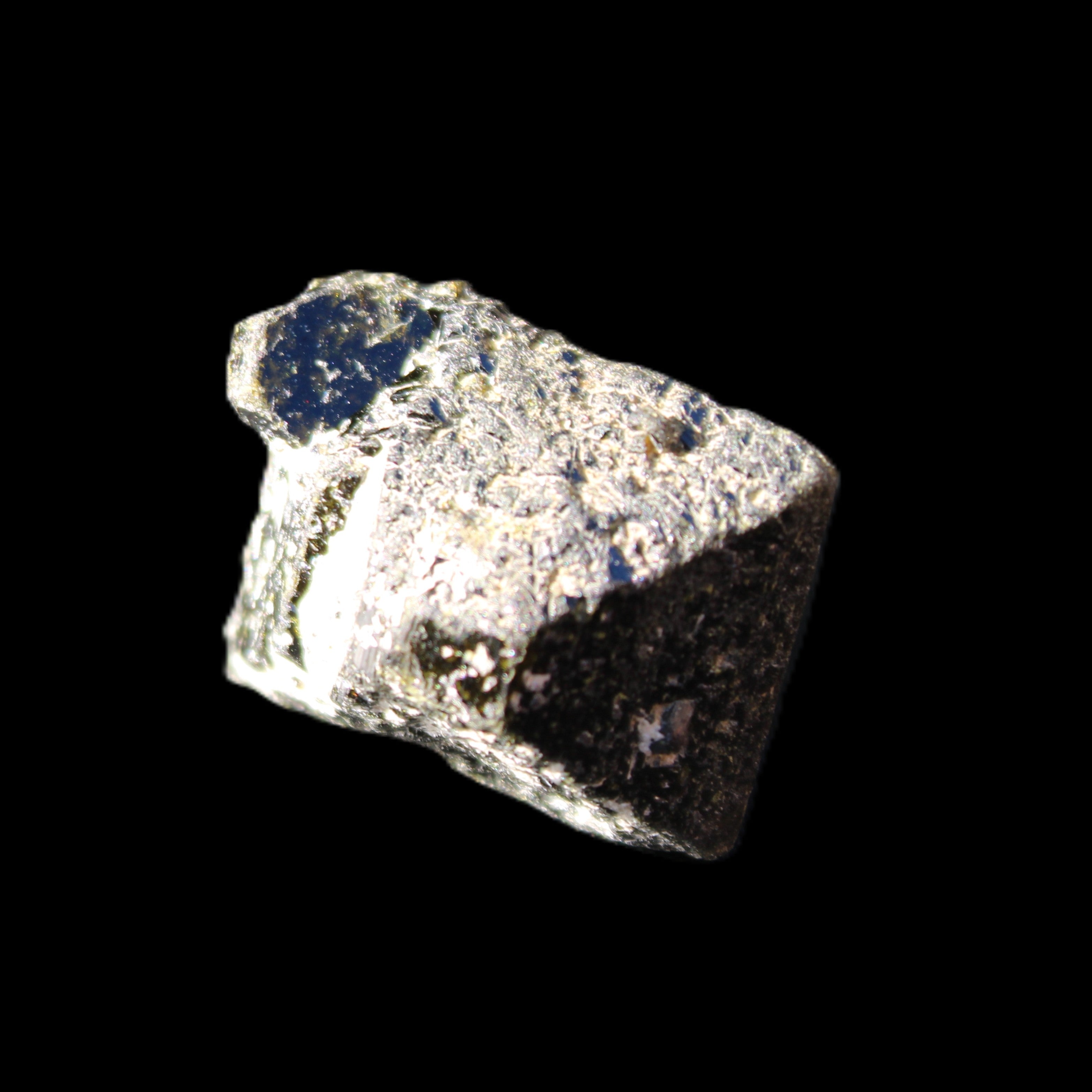 Magnetic Epidote irregular octahedral crystals 25mm 15-16g in sunlight - Rocks and Things Store