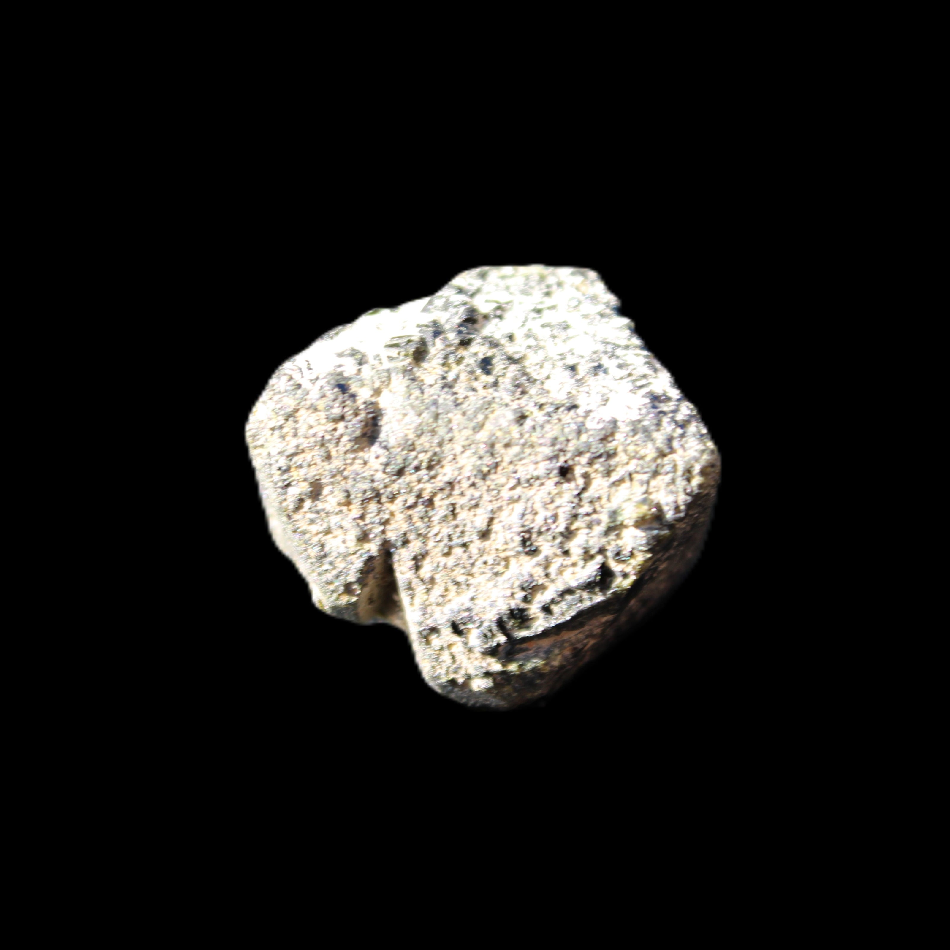 Magnetic Epidote irregular octahedral crystals 25mm 15-16g in sunlight - Rocks and Things Store