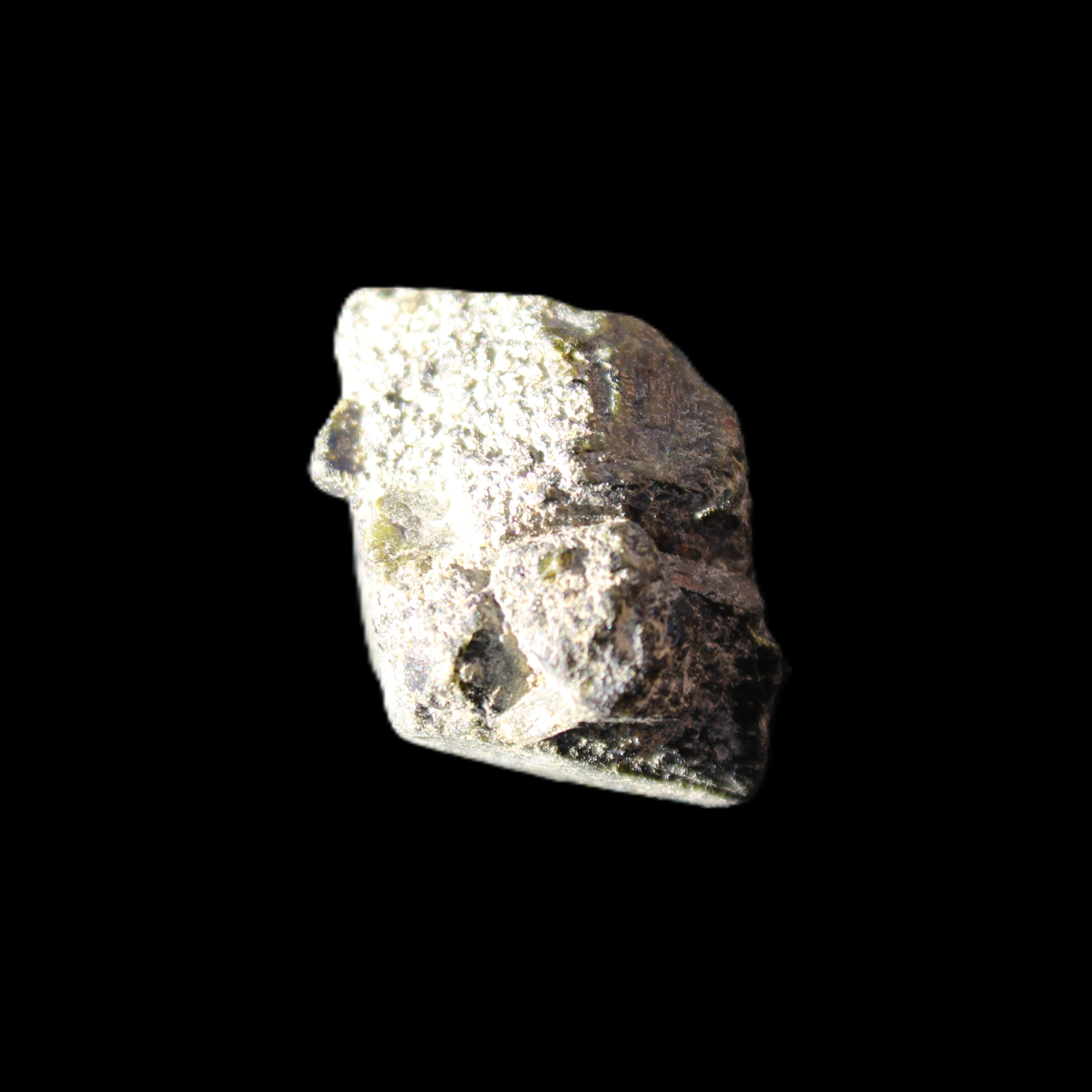 Magnetic Epidote irregular octahedral crystals 25mm 15-16g in sunlight - Rocks and Things Store