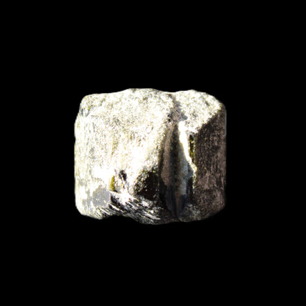 Magnetic Epidote irregular octahedral crystals 25mm 15-16g in sunlight - Rocks and Things Store