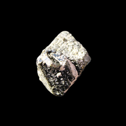 Magnetic Epidote irregular octahedral crystals 25mm 15-16g in sunlight - Rocks and Things Store