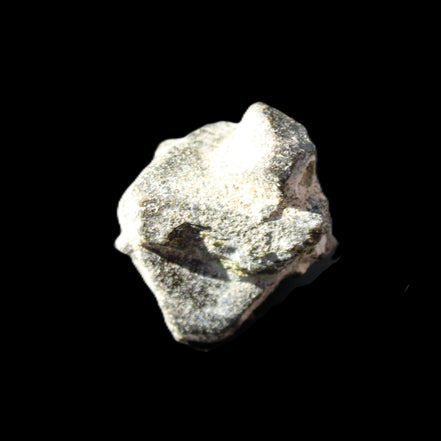 Magnetic Epidote irregular octahedral crystals 25mm 15-16g in sunlight - Rocks and Things Store