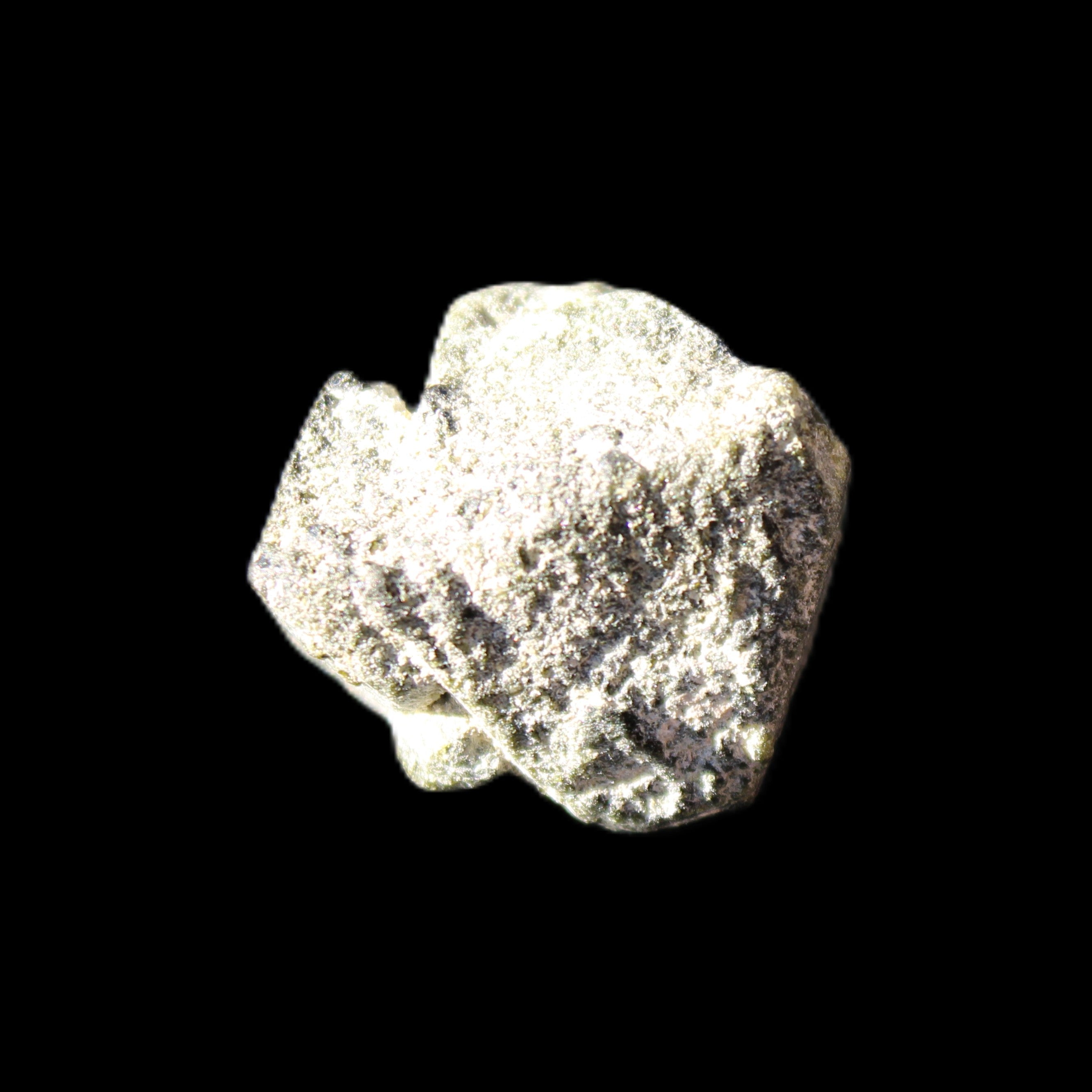 Magnetic Epidote irregular octahedral crystals 25mm 15-16g in sunlight - Rocks and Things Store