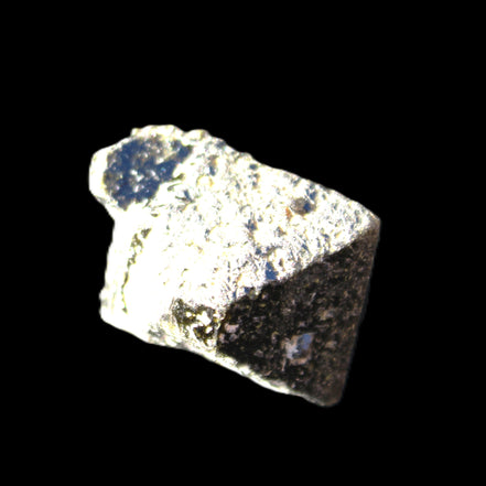 Magnetic Epidote irregular octahedral crystals 25mm 15-16g in sunlight - Rocks and Things Store