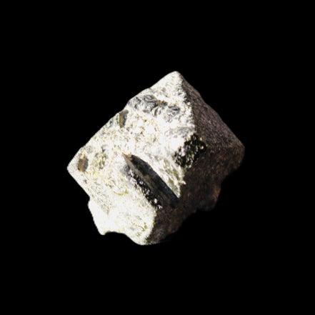 Magnetic Epidote irregular octahedral crystals 25mm 15-16g in sunlight - Rocks and Things Store