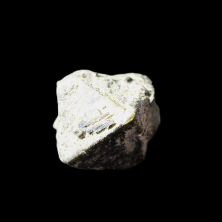 Magnetic Epidote irregular octahedral crystals 25mm 15-16g in sunlight - Rocks and Things Store