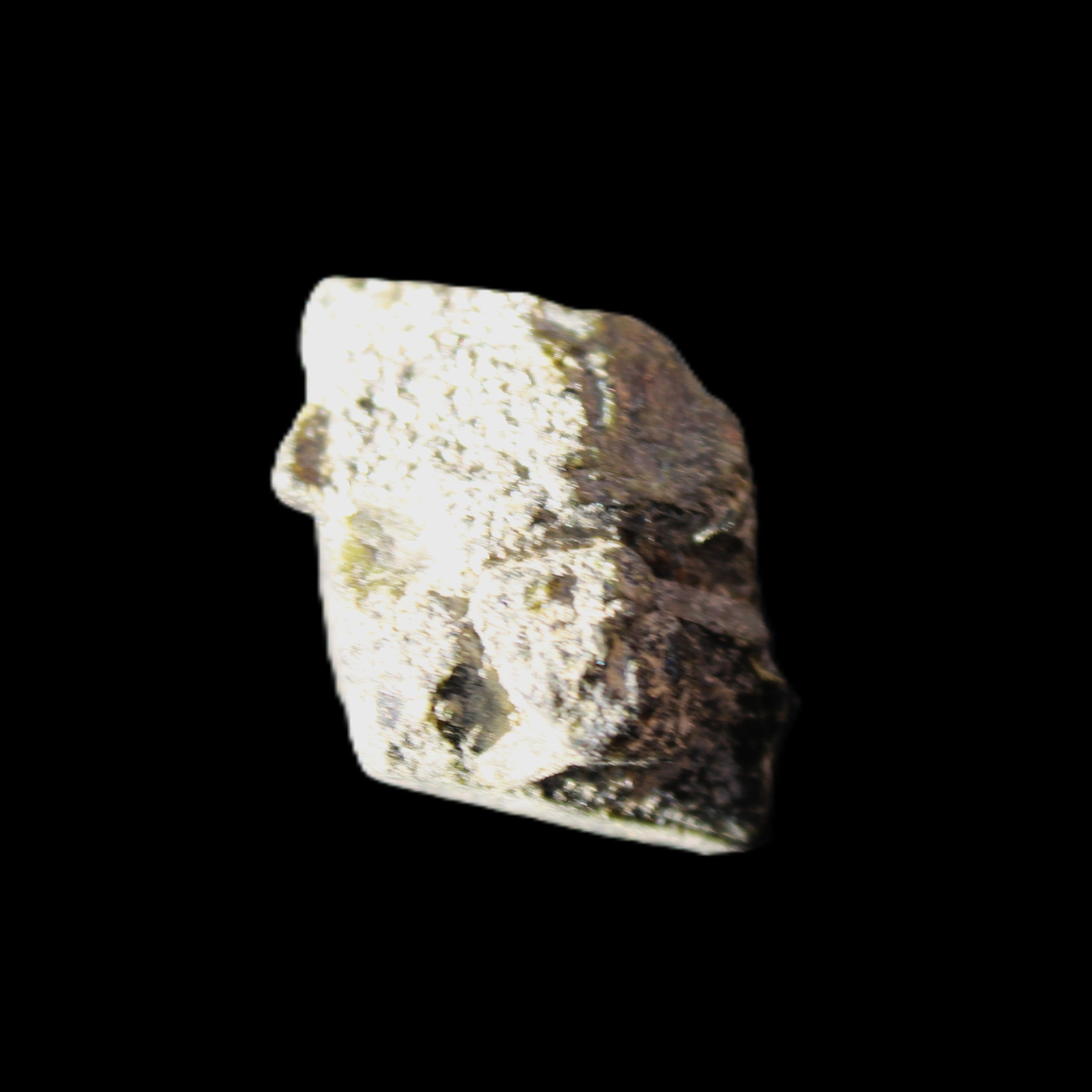 Magnetic Epidote irregular octahedral crystals 25mm 15-16g in sunlight - Rocks and Things Store