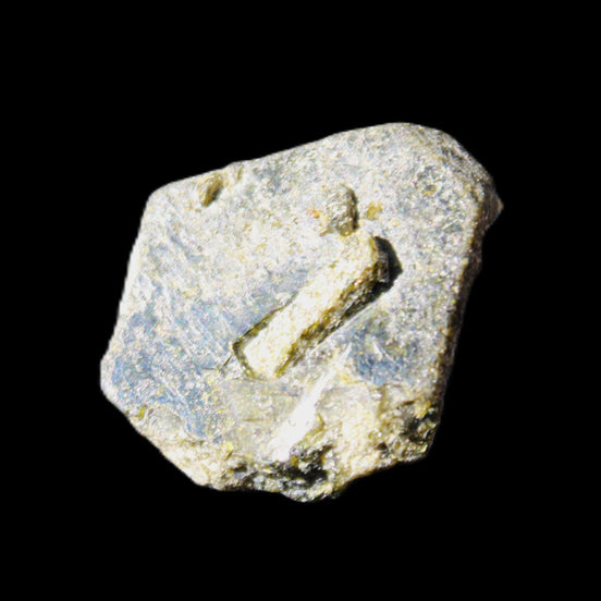 Magnetic Epidote irregular hexagon crystals 21mm 4/5g in sunlight - Rocks and Things Store