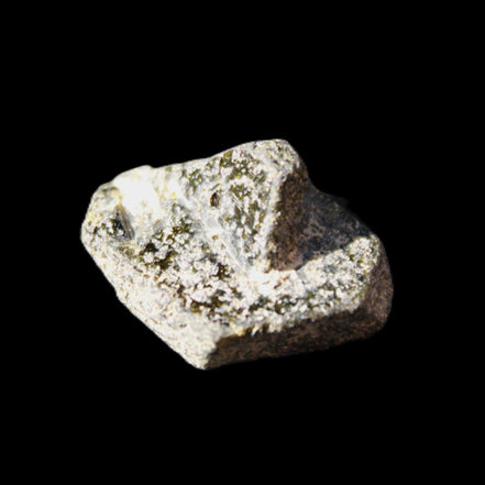 Magnetic Epidote irregular hexagon crystals 21mm 4/5g in sunlight - Rocks and Things Store