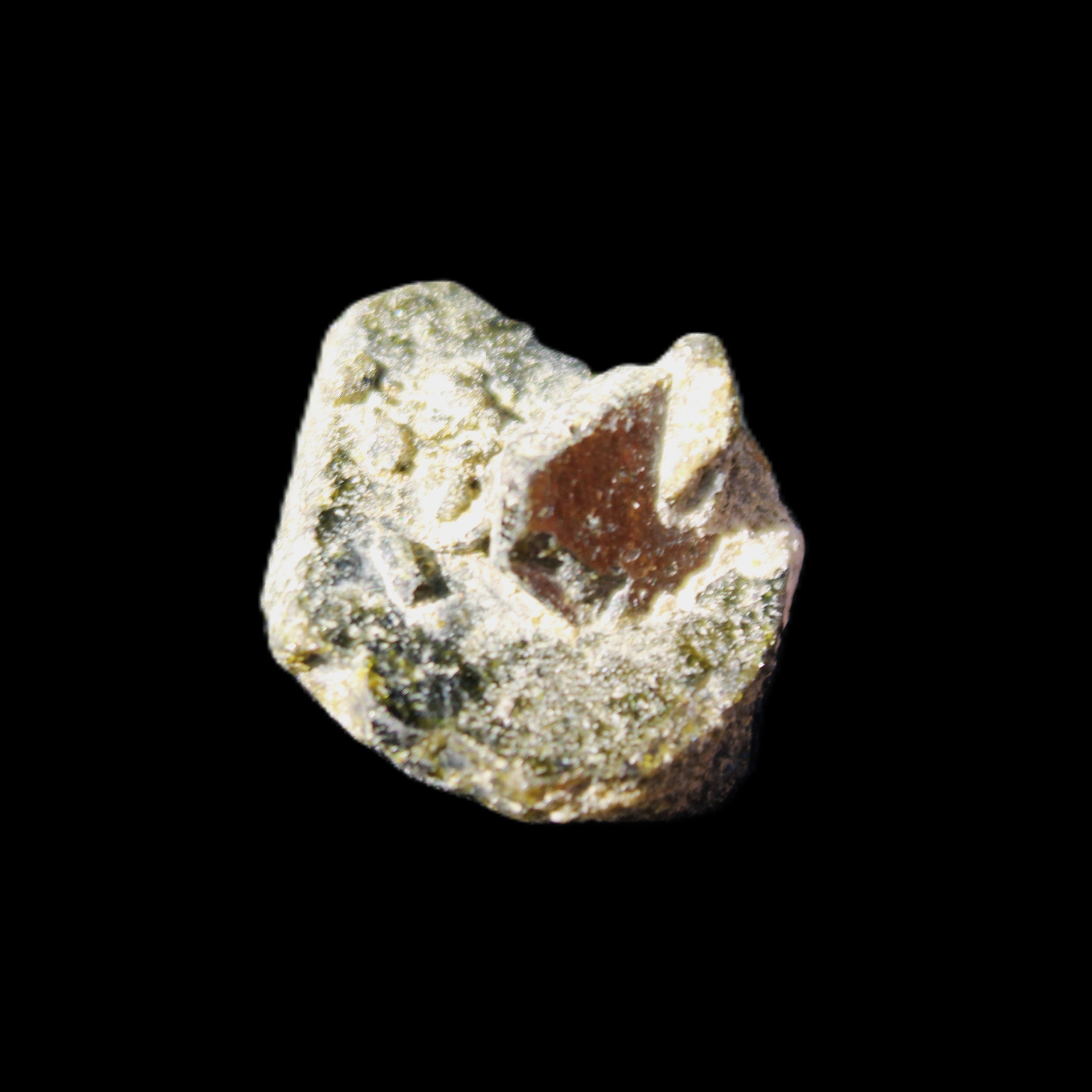 Magnetic Epidote irregular hexagon crystals 21mm 4/5g in sunlight - Rocks and Things Store