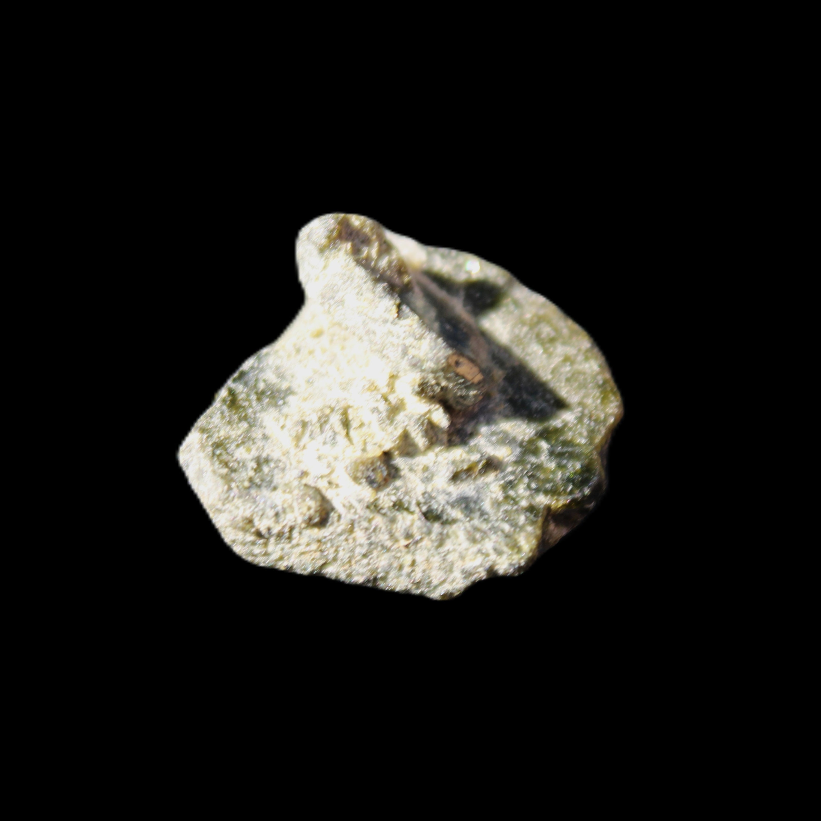 Magnetic Epidote irregular hexagon crystals 21mm 4/5g in sunlight - Rocks and Things Store