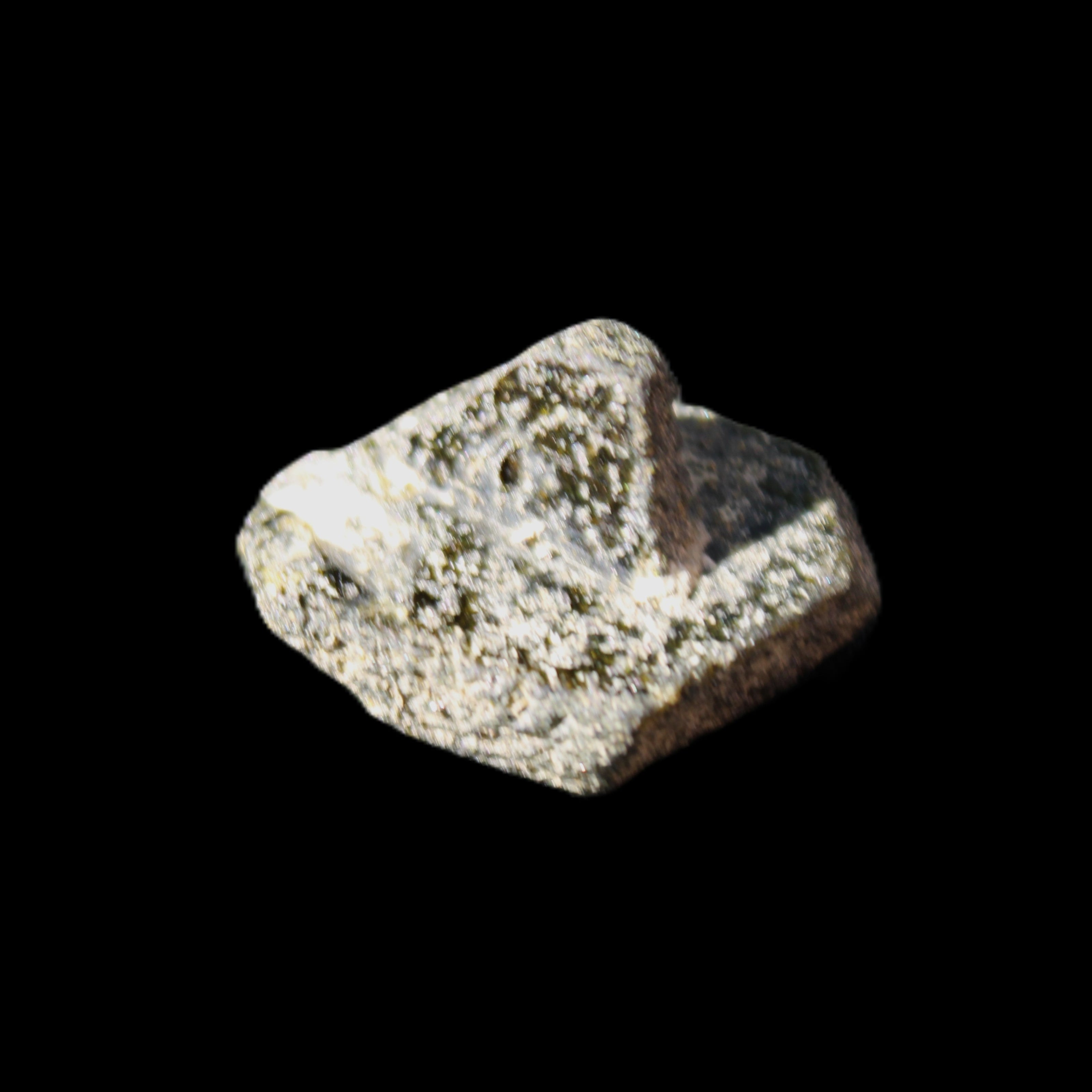 Magnetic Epidote irregular hexagon crystals 21mm 4/5g in sunlight - Rocks and Things Store