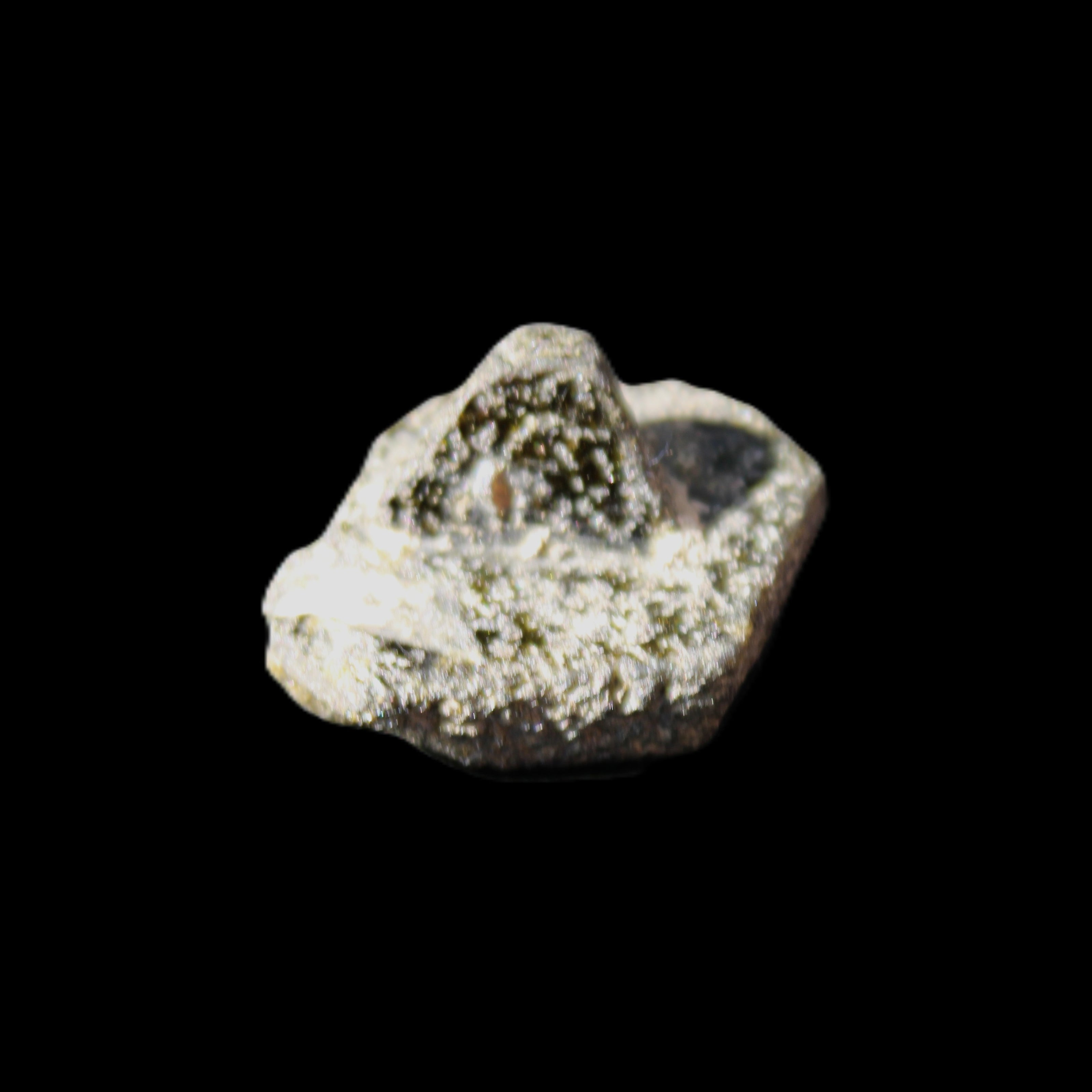 Magnetic Epidote irregular hexagon crystals 21mm 4/5g in sunlight - Rocks and Things Store