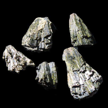 Epidote 5 floral crystal clusters 22-38mm 32.7g in sunlight - Rocks and Things Store