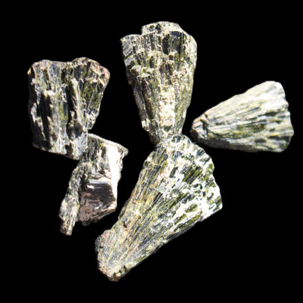 Epidote 5 floral crystal clusters 22-38mm 32.7g in sunlight - Rocks and Things Store