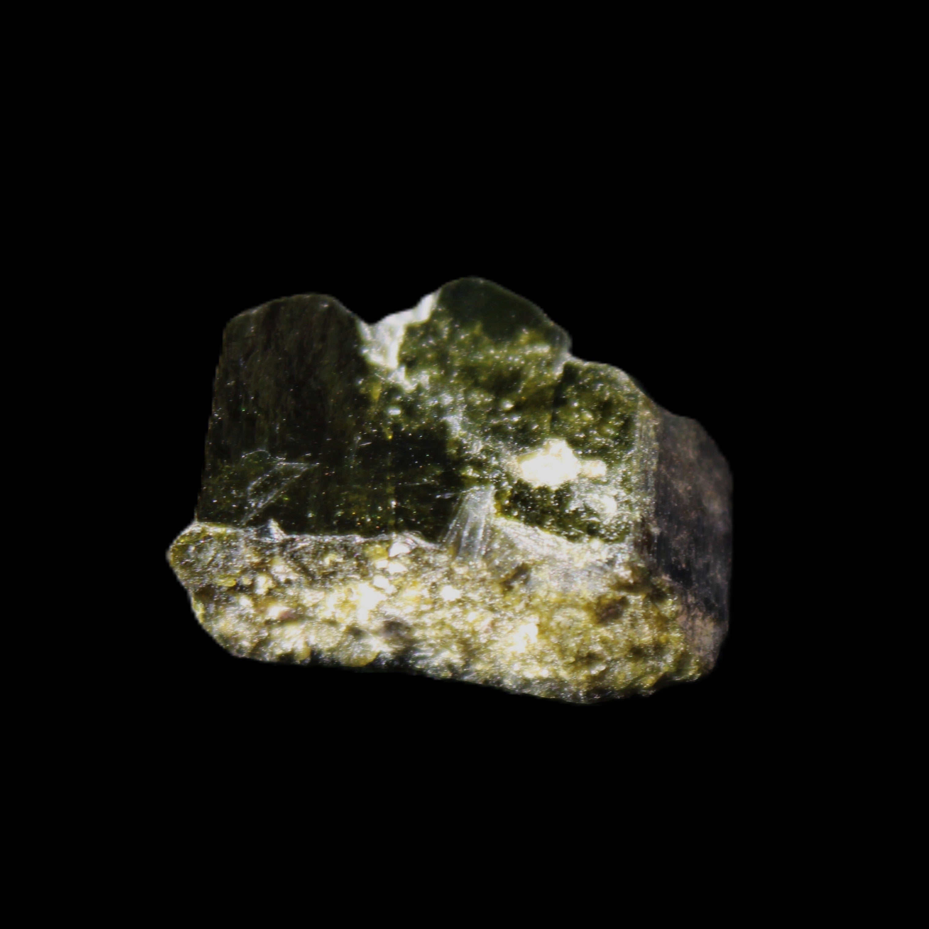 Magnetic Epidote irregular hexagon crystals 22-27mm 5-7g in sunlight - Rocks and Things Store