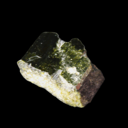 Magnetic Epidote irregular hexagon crystals 22-27mm 5-7g in sunlight - Rocks and Things Store