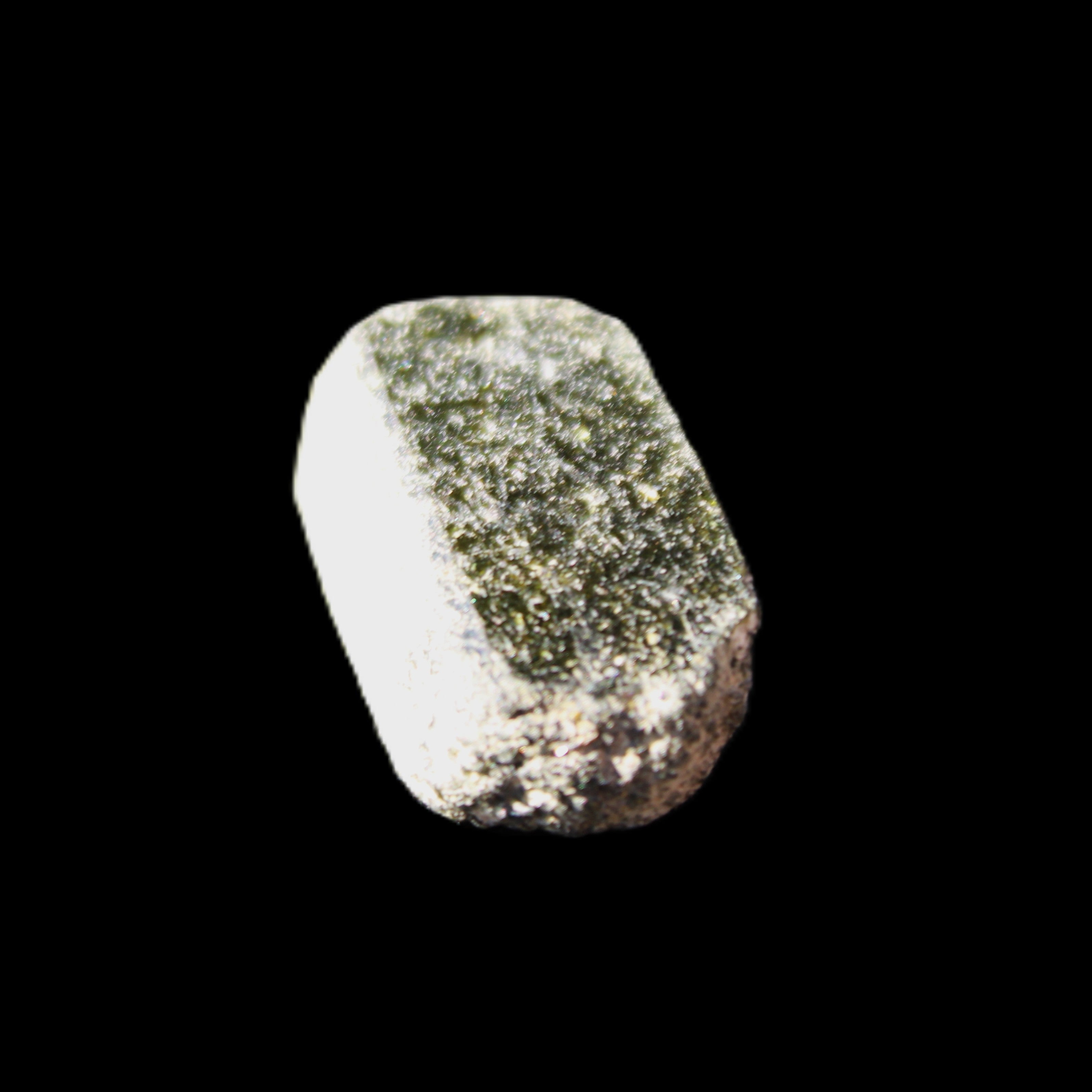 Magnetic Epidote irregular hexagon crystals 22-27mm 5-7g in sunlight - Rocks and Things Store