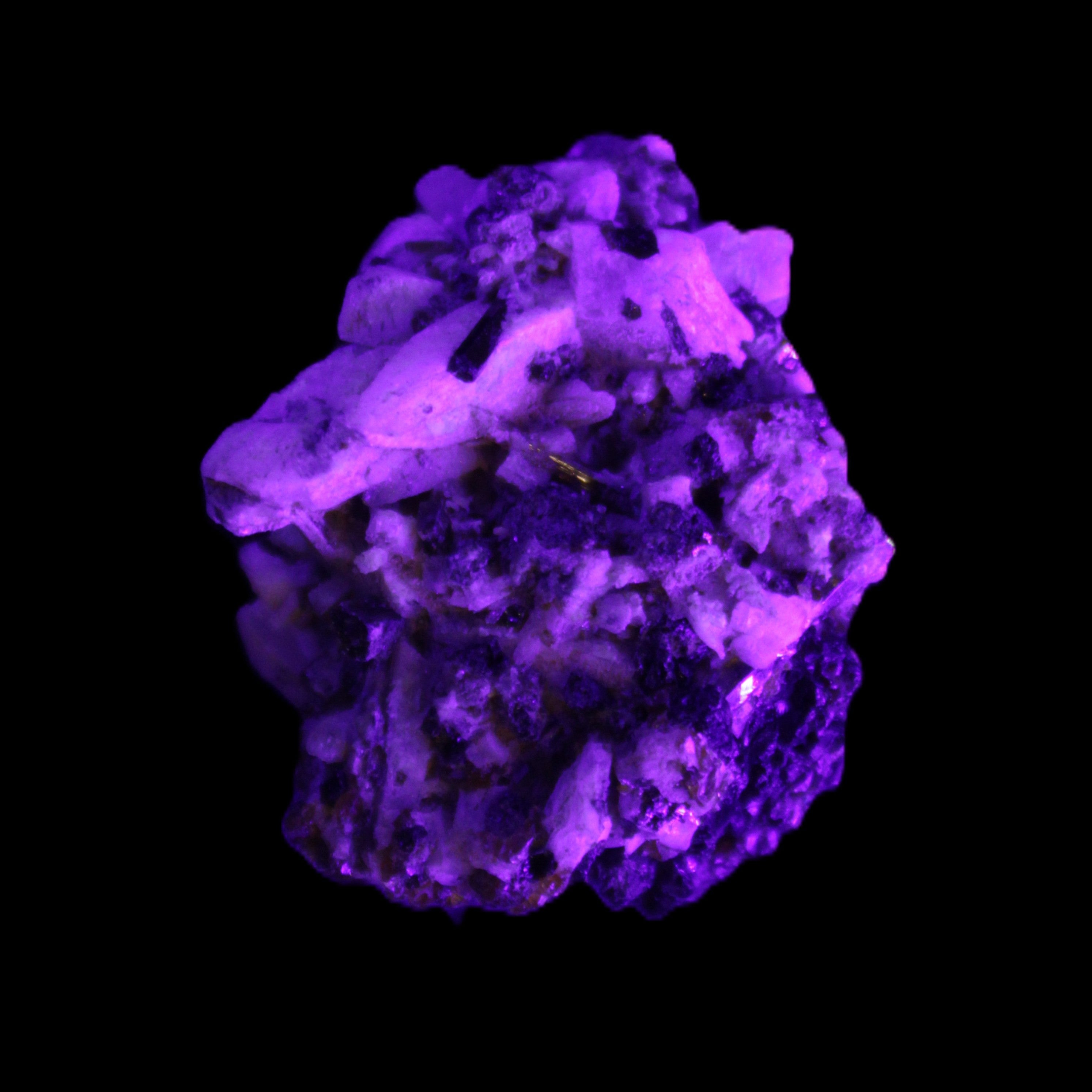 Red Zircon, Spessartine, Tourmaline on Epidote & Feldspar specimen 28*25*28mm 21g in UV light - Rocks and Things Store