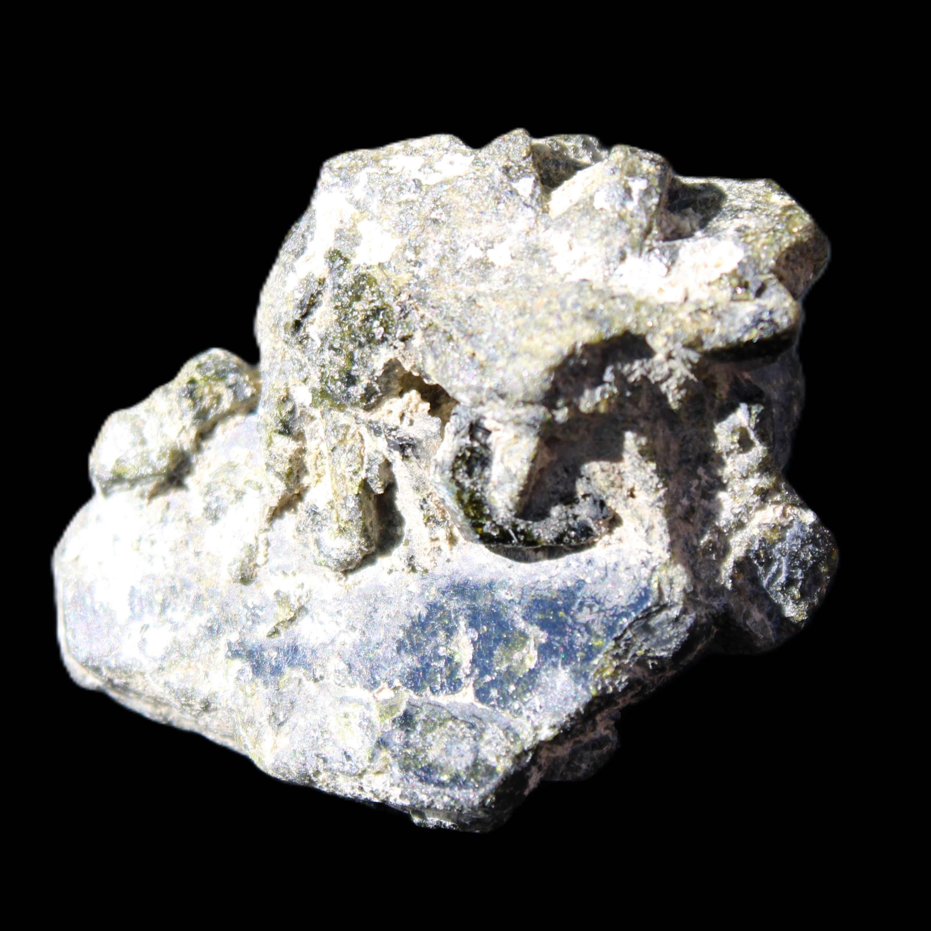 Magnetic Epidote irregular hexagon crystal cluster 37-42mm 30-36g in sunlight - Rocks and Things Store