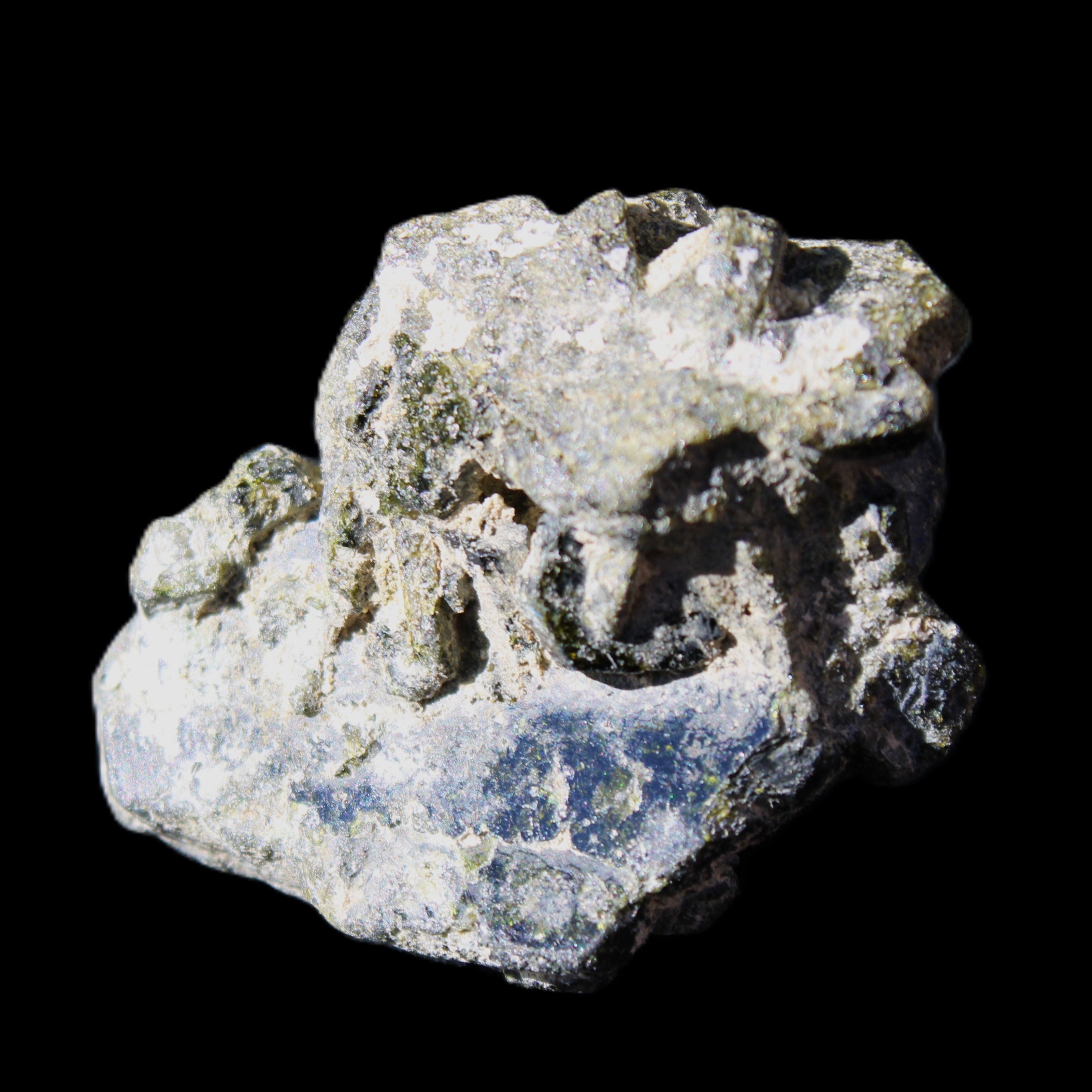 Magnetic Epidote irregular hexagon crystal cluster 37-42mm 30-36g in sunlight - Rocks and Things Store