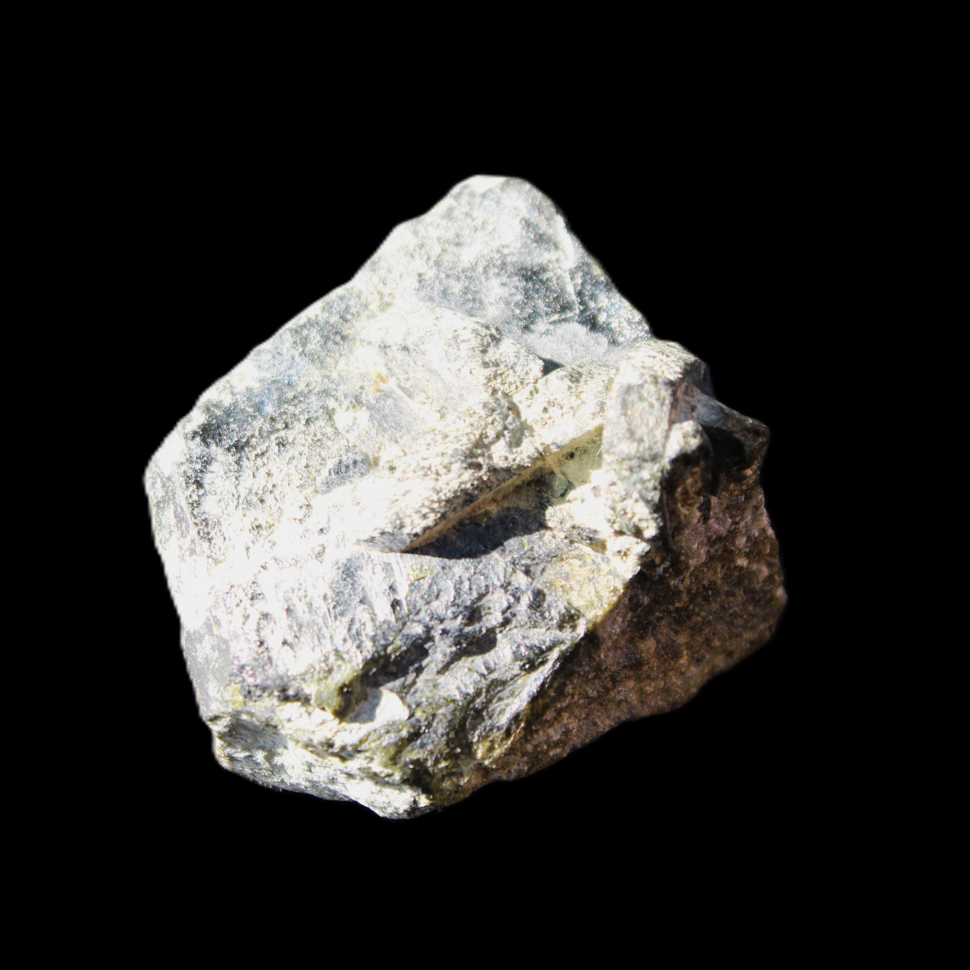 Magnetic Epidote irregular hexagon crystal cluster 37-42mm 30-36g in sunlight - Rocks and Things Store