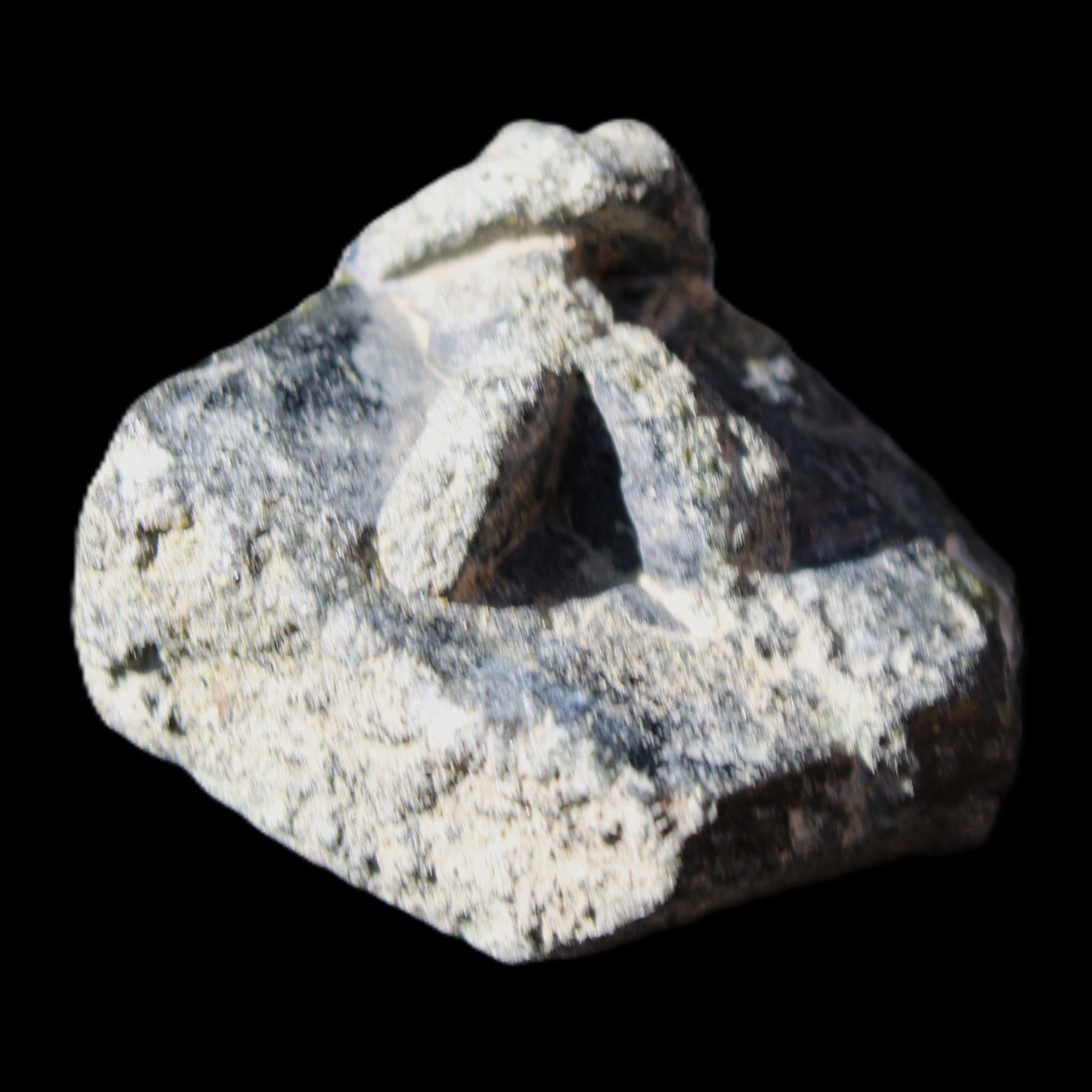 Magnetic Epidote irregular hexagon crystal cluster 37-42mm 30-36g in sunlight - Rocks and Things Store