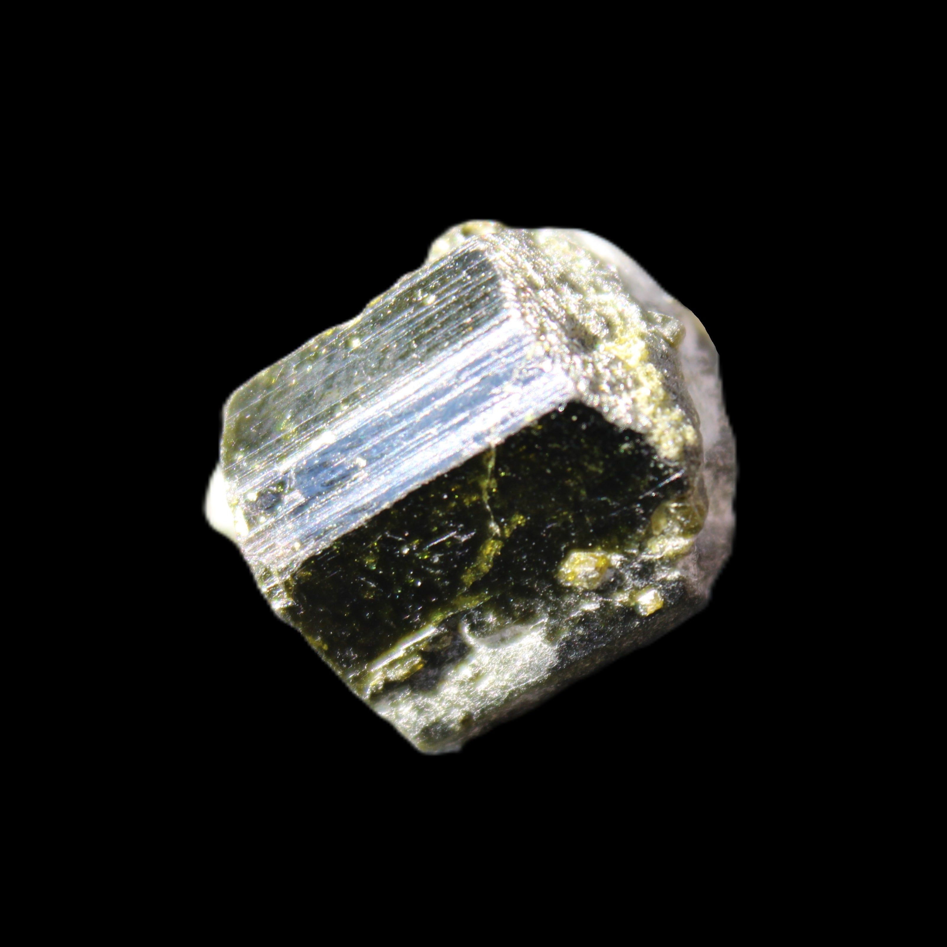 Magnetic Epidote glossy irregular hexagon crystal 20mm 9-11g in sunlight - Rocks and Things Store