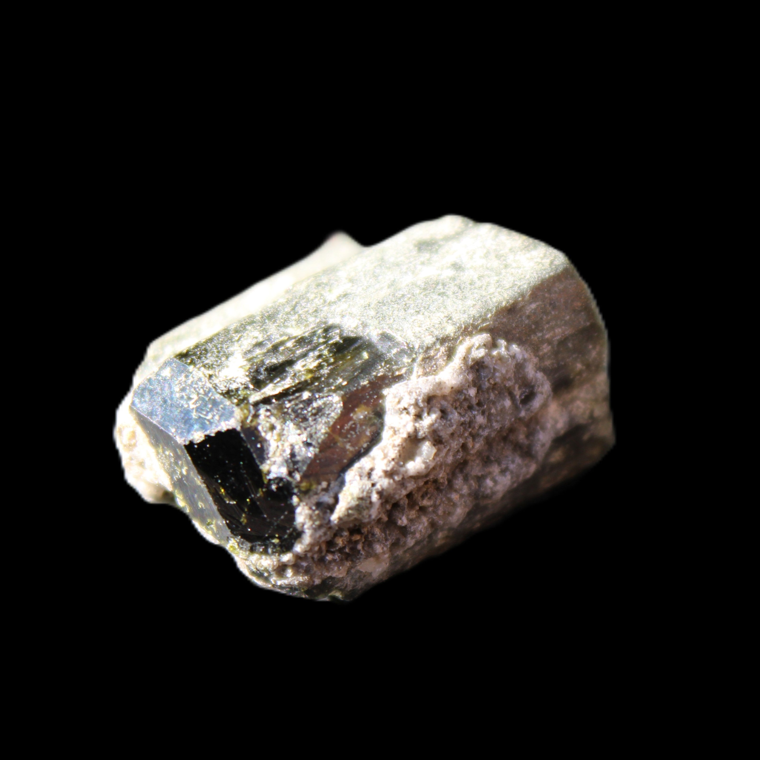 Magnetic Epidote glossy irregular hexagon crystal 20mm 9-11g in sunlight - Rocks and Things Store