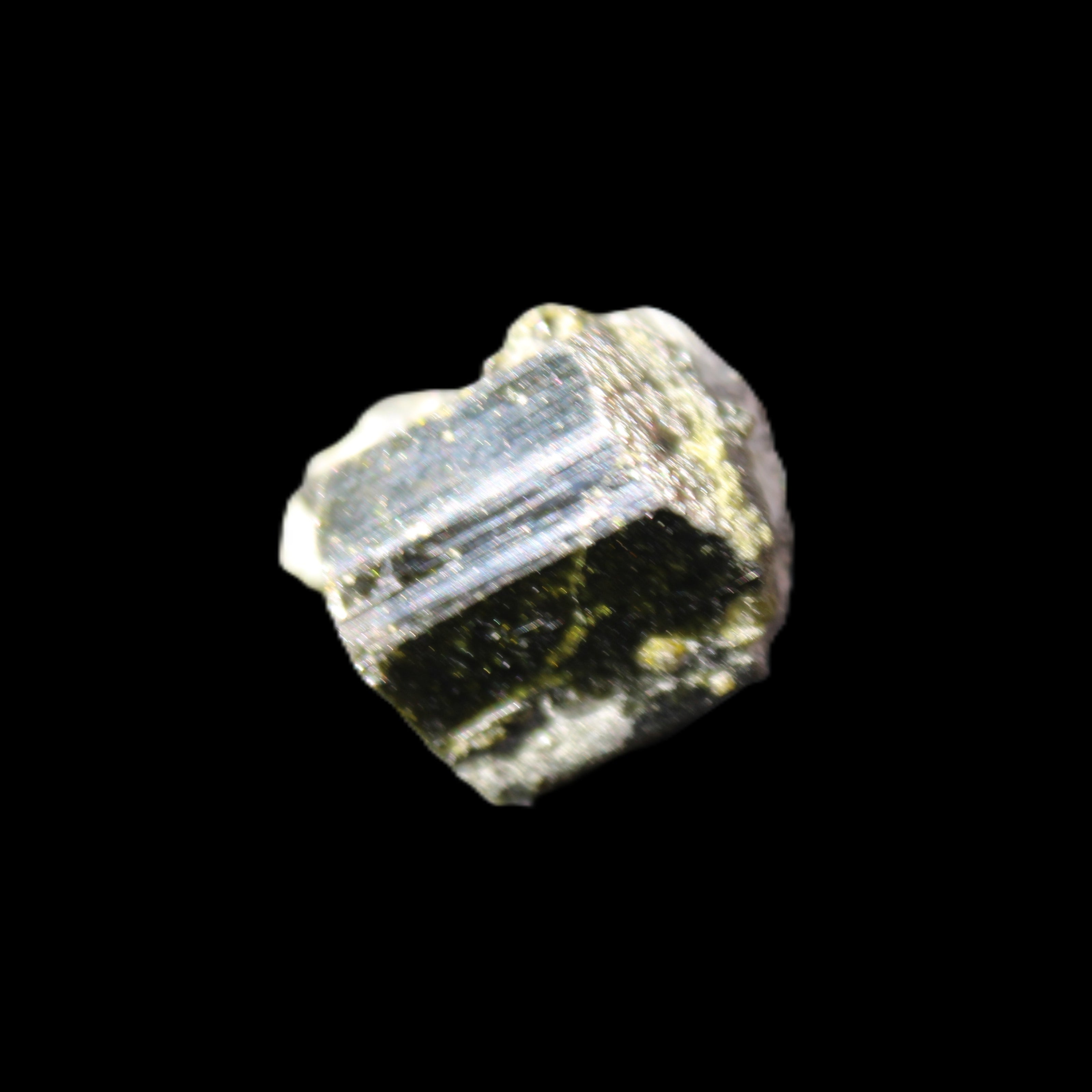 Magnetic Epidote glossy irregular hexagon crystal 20mm 9-11g in sunlight - Rocks and Things Store