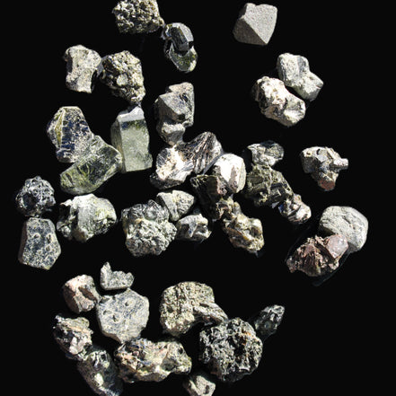 Magnetic Epidote floral, hexagonal & octahedral crystal clusters 490g WHOLESALE in sunlight - Rocks and Things Store