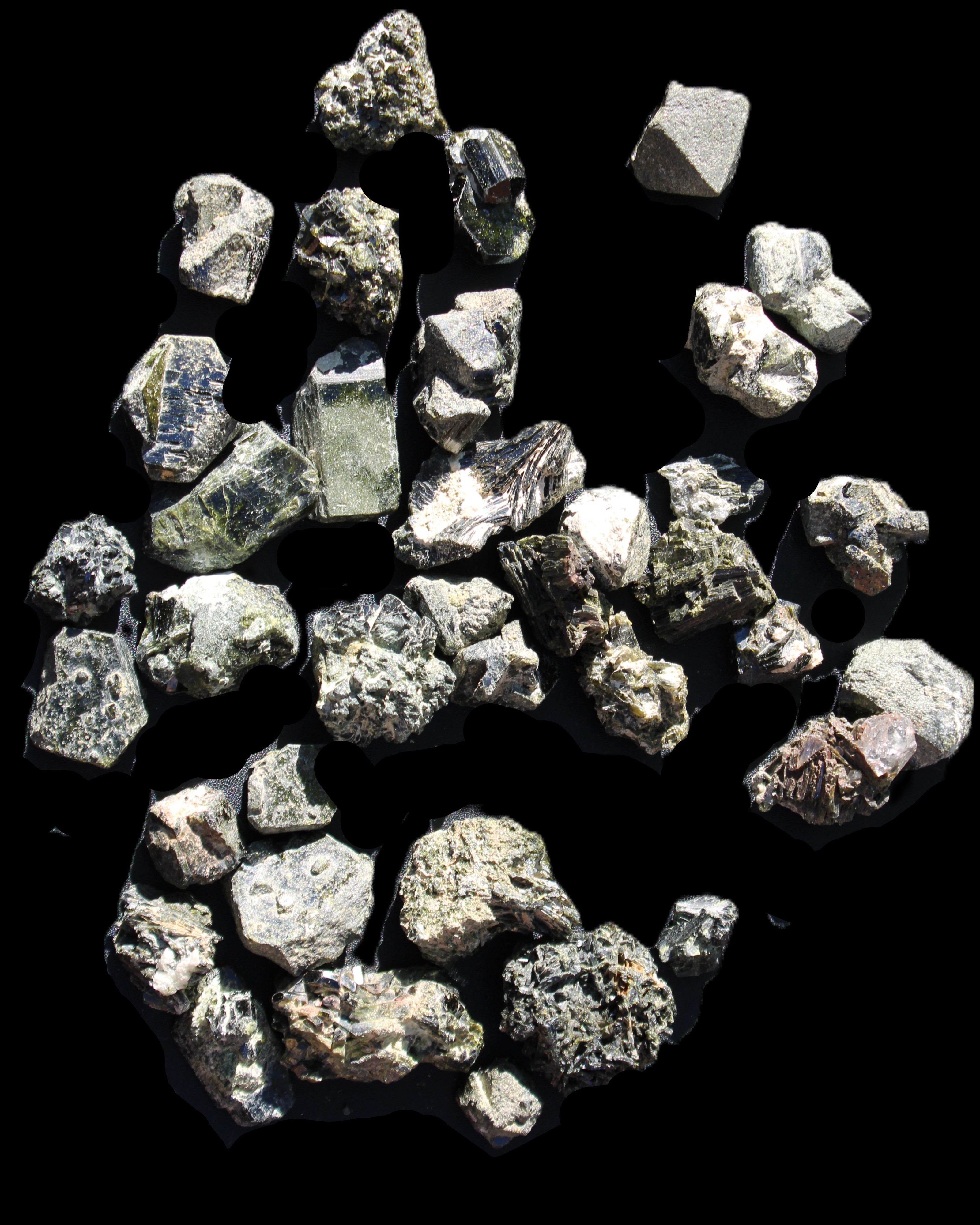 Magnetic Epidote floral, hexagonal & octahedral crystal clusters 490g WHOLESALE in sunlight - Rocks and Things Store