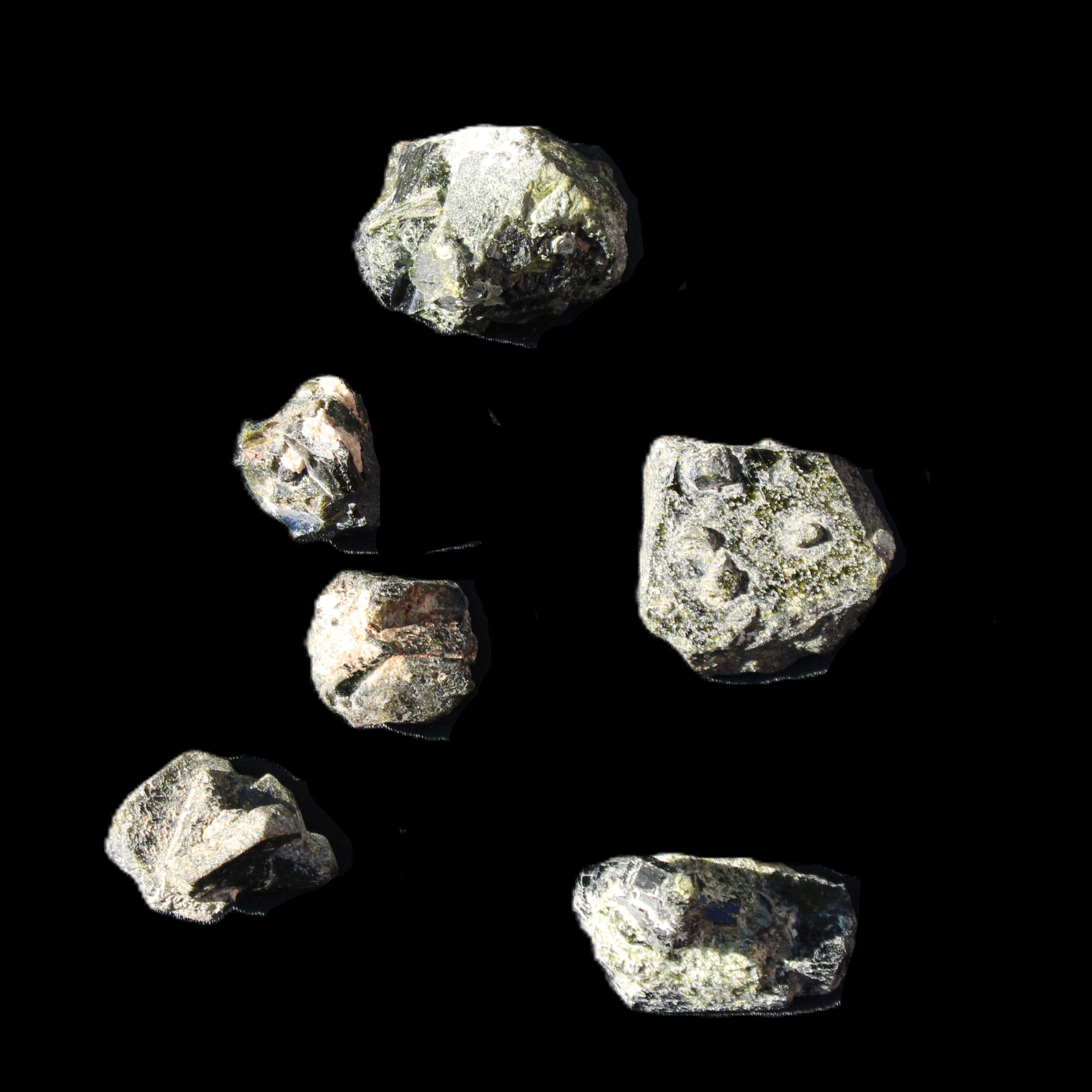 Magnetic Epidote floral, hexagonal & octahedral crystal clusters 490g WHOLESALE in sunlight - Rocks and Things Store