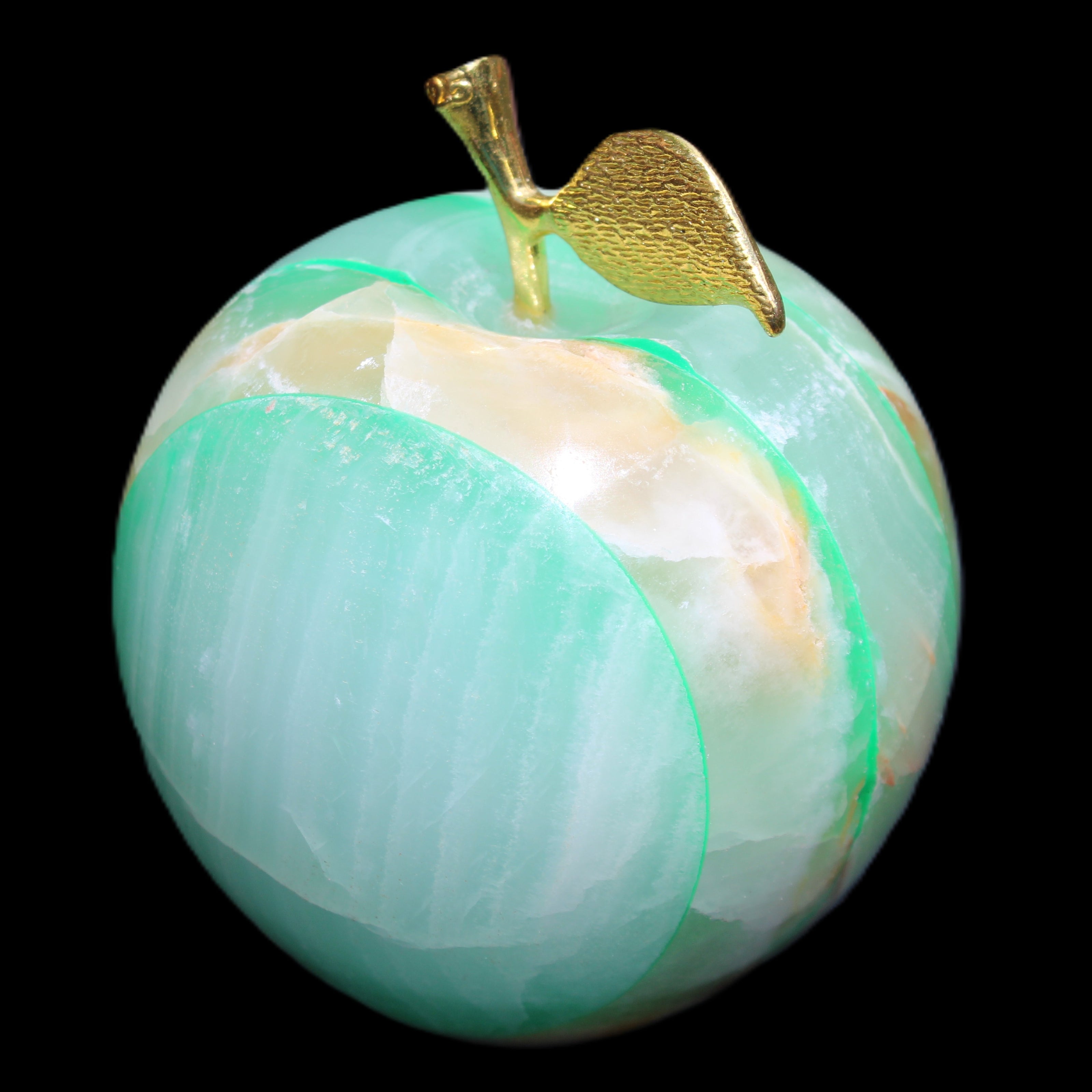 Granny Smith Afghan Jade Onyx Apple 62*75mm 414g in sunlight - Rocks and Things Store