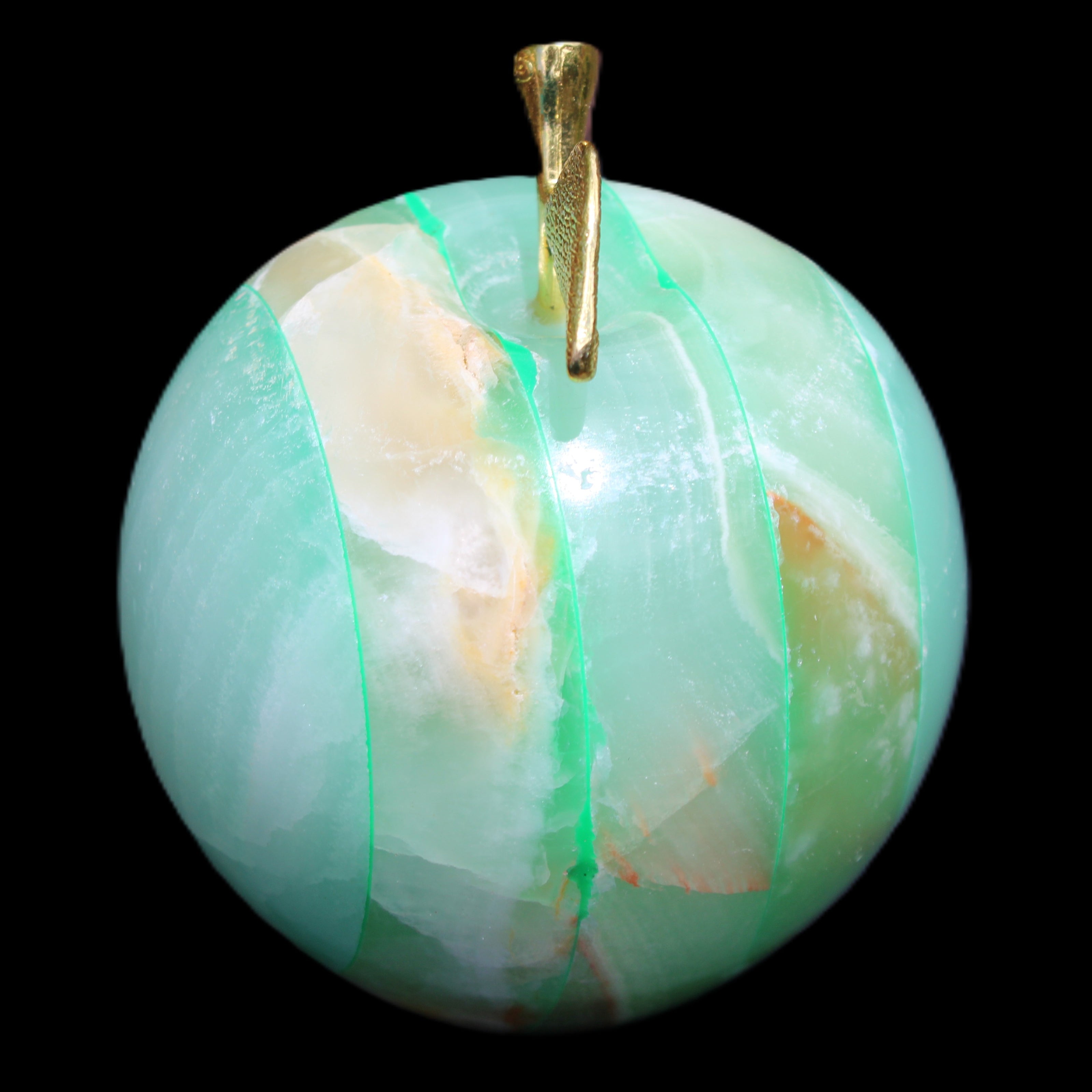 Granny Smith Afghan Jade Onyx Apple 62*75mm 414g in sunlight - Rocks and Things Store