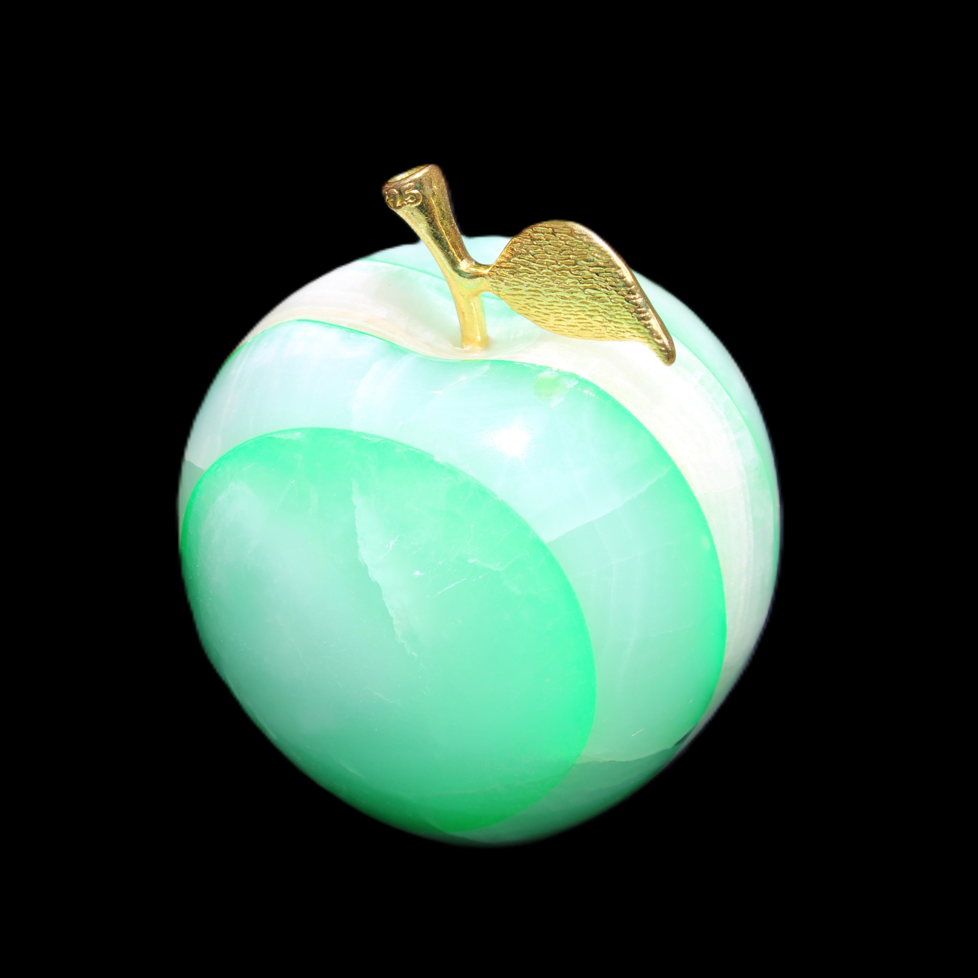 Granny Smith Afghan Jade Onyx Apple 62*72mm 386g in sunshine - Rocks and Things Store