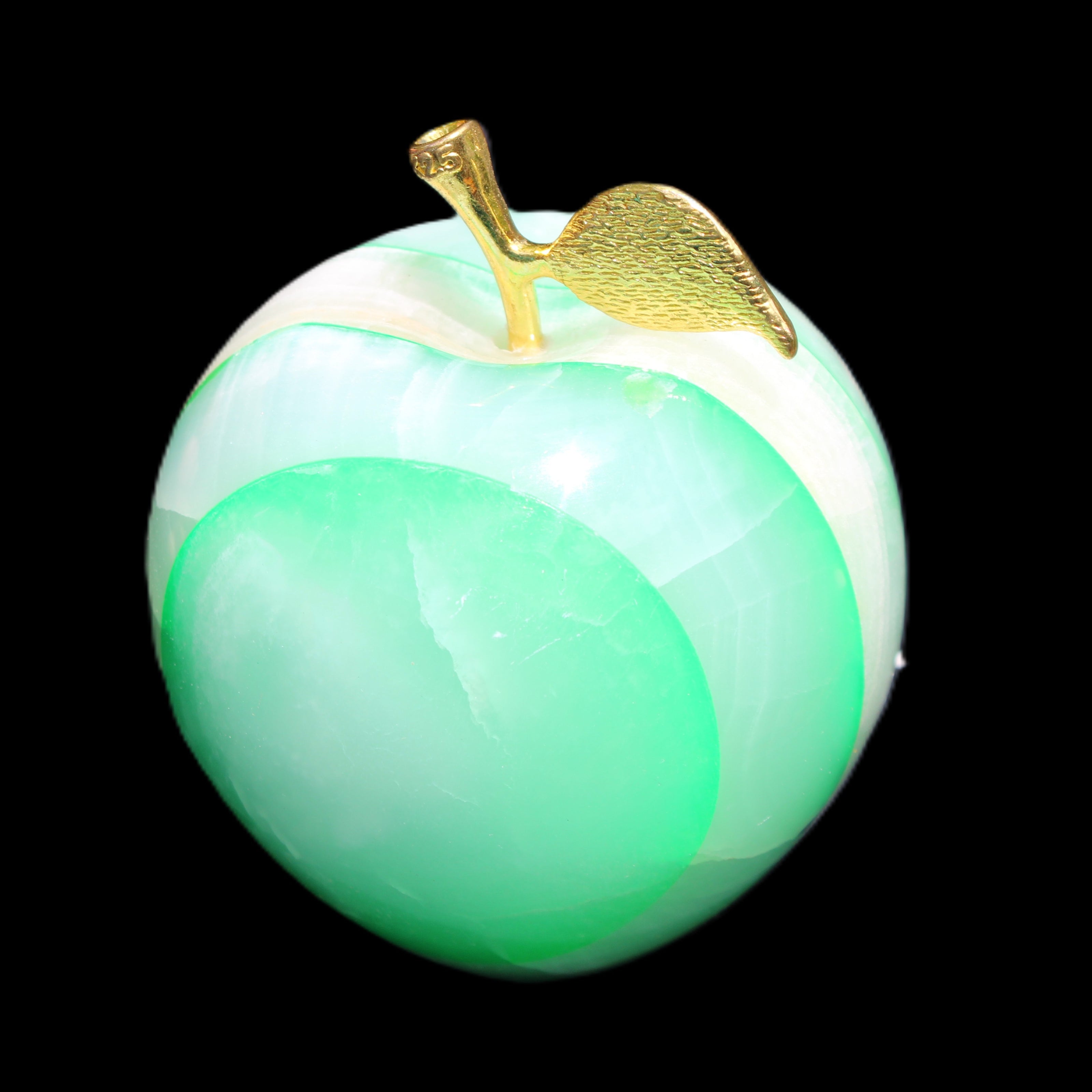 Granny Smith Afghan Jade Onyx Apple 62*72mm 386g in sunshine - Rocks and Things Store