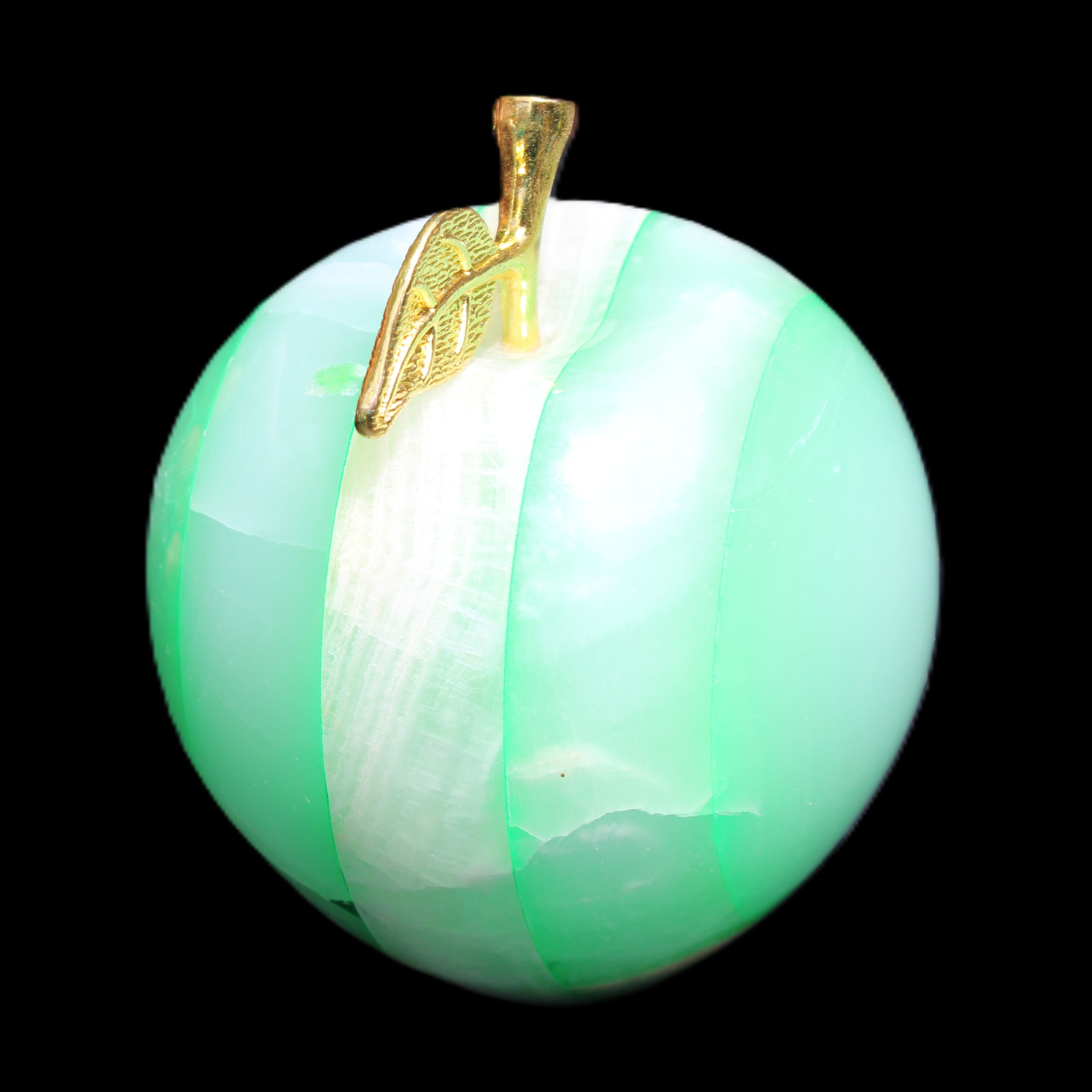 Granny Smith Afghan Jade Onyx Apple 62*72mm 386g in sunshine - Rocks and Things Store